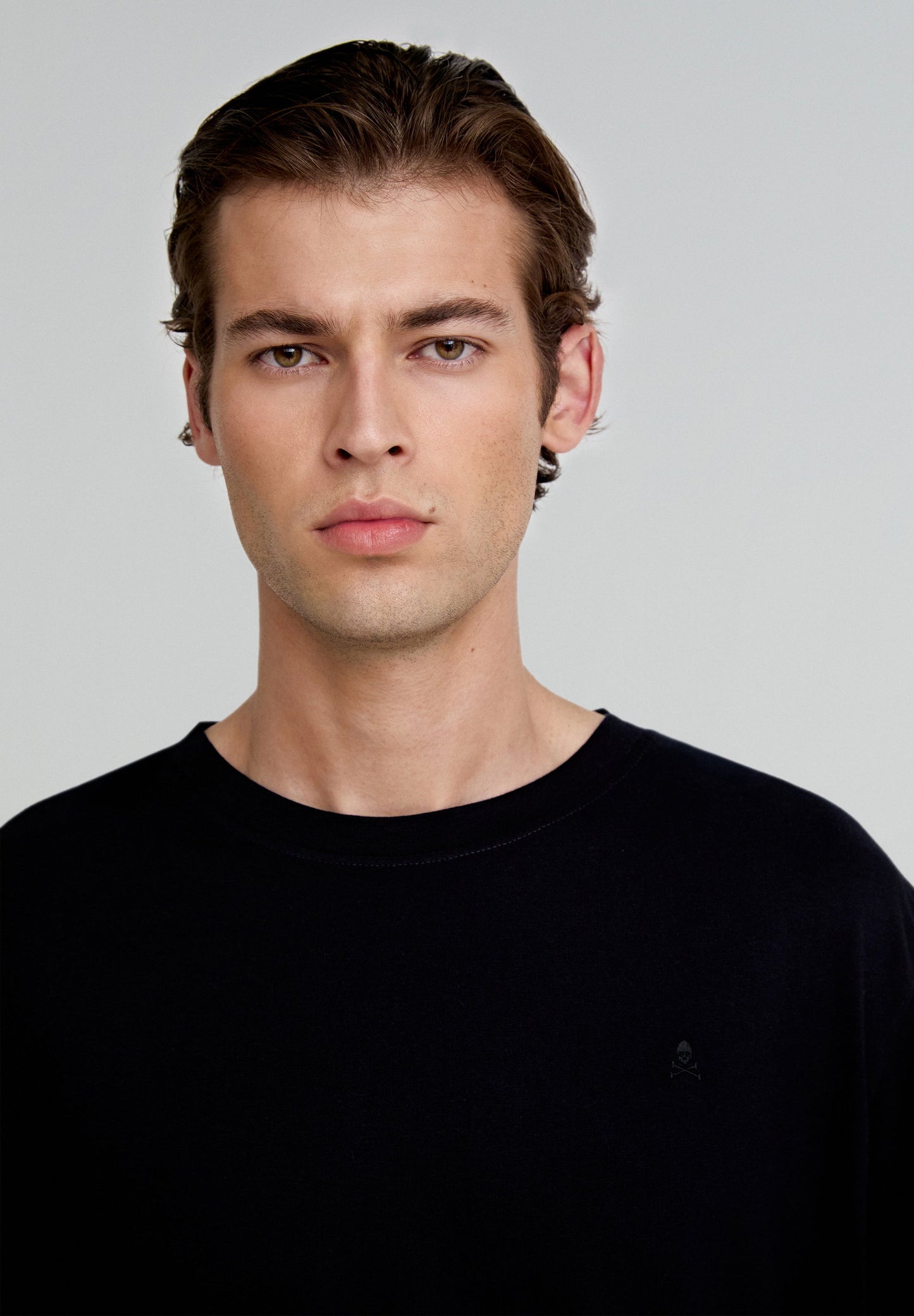 POLERA BÁSICA CALAVERA RELAXED FIT