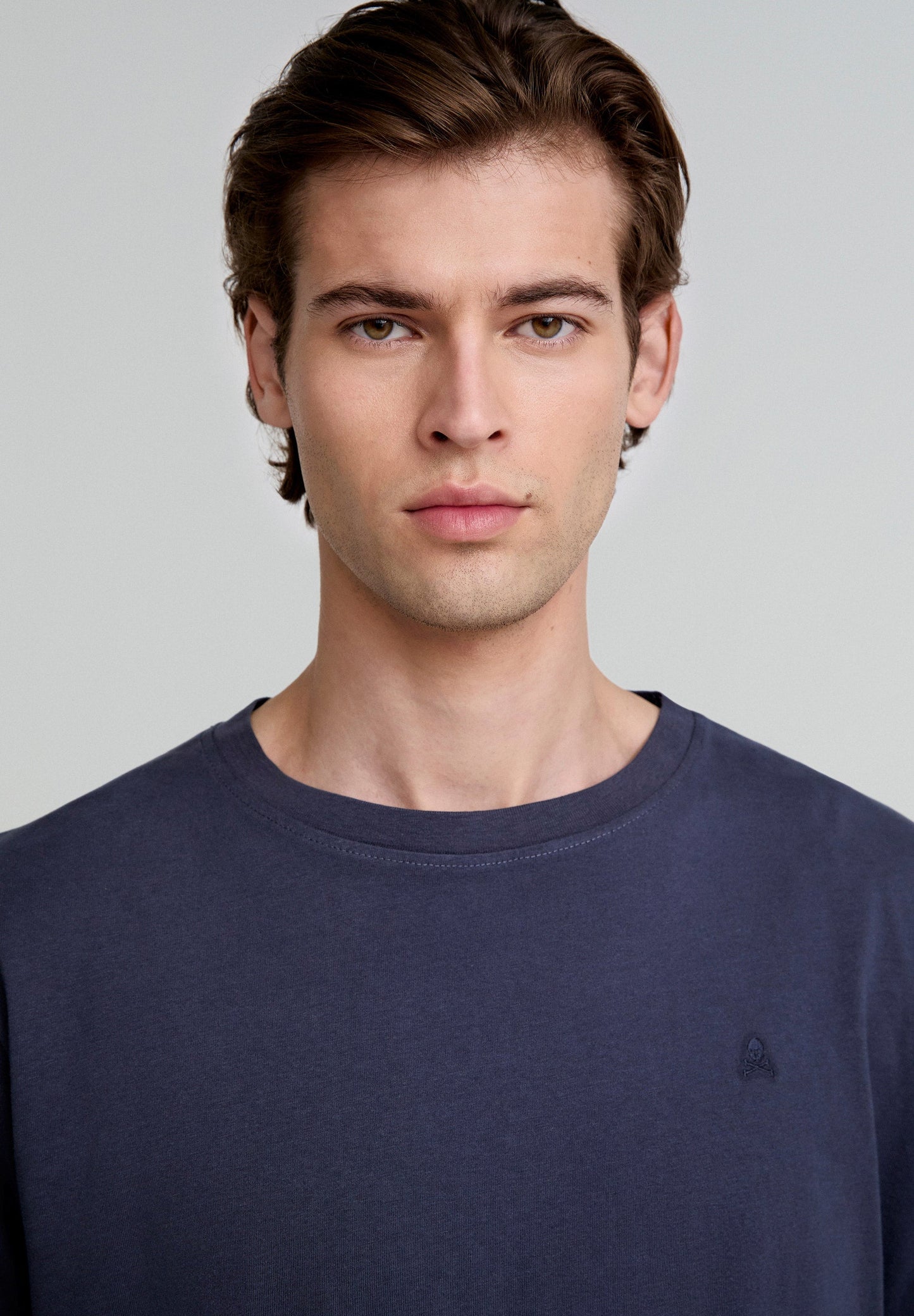 POLERA BÁSICA CALAVERA RELAXED FIT