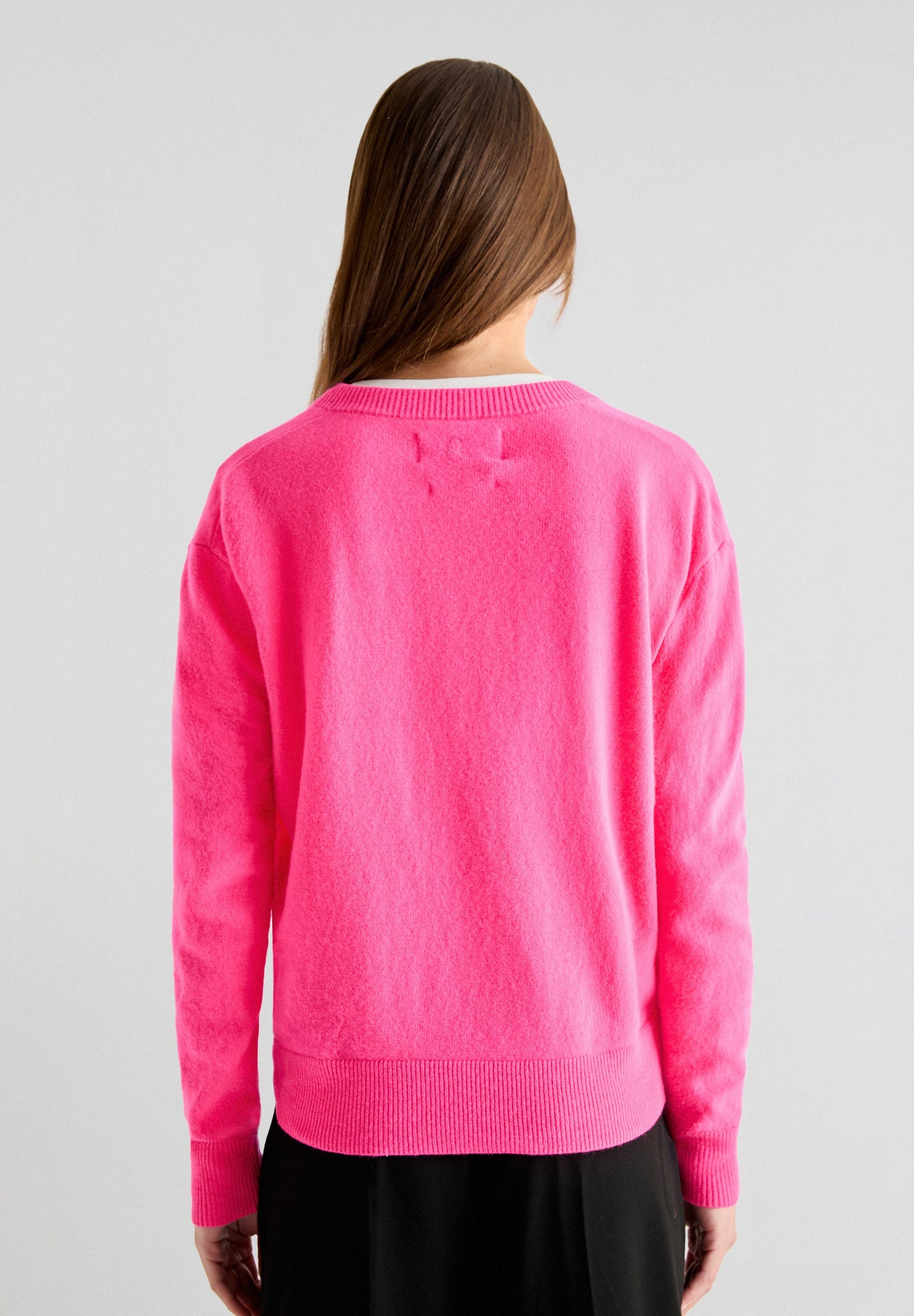 SWEATER BOLSILLOS CUELLO EN V