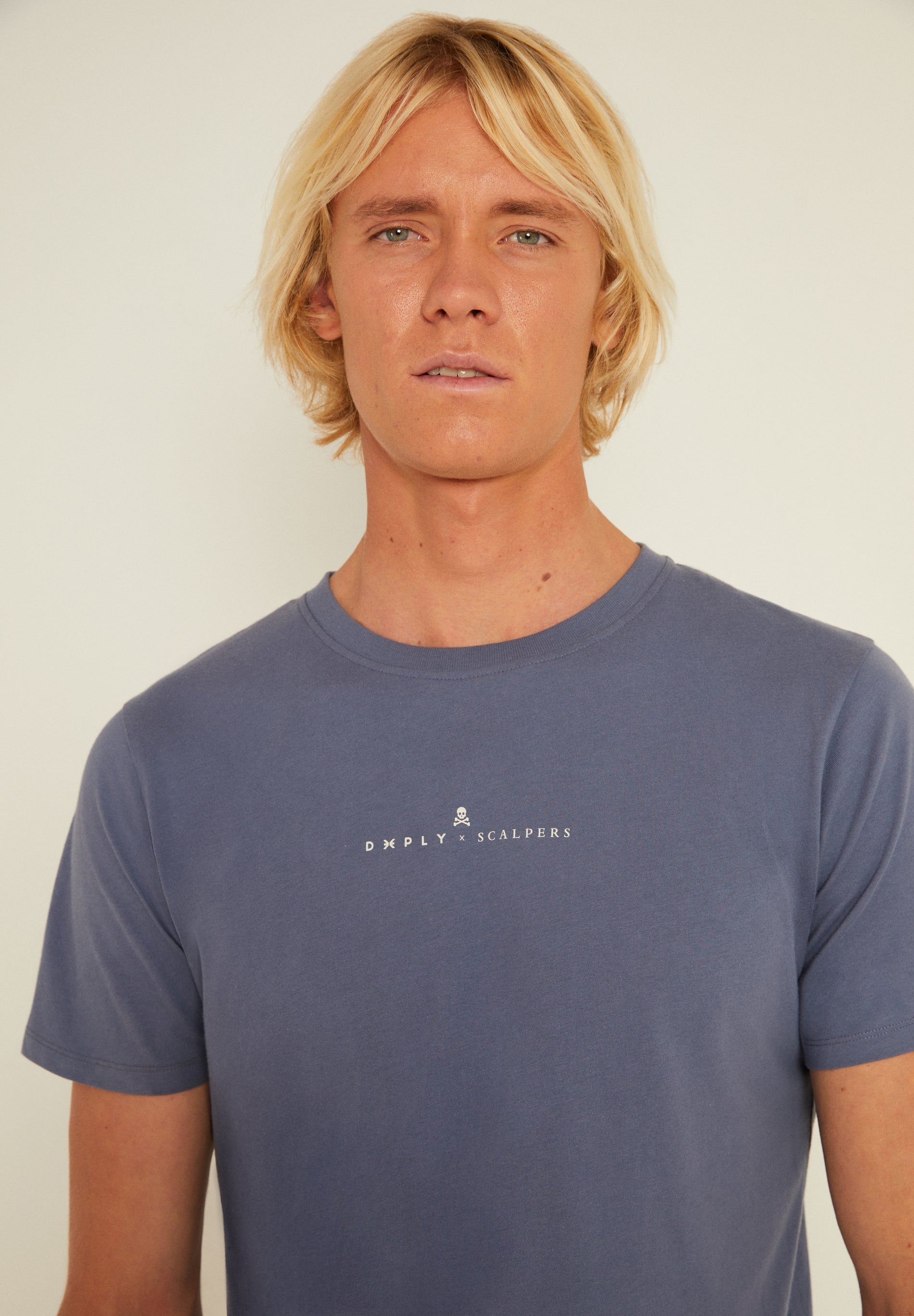 CAMISETA TEXTO DEEPLY X SCALPERS