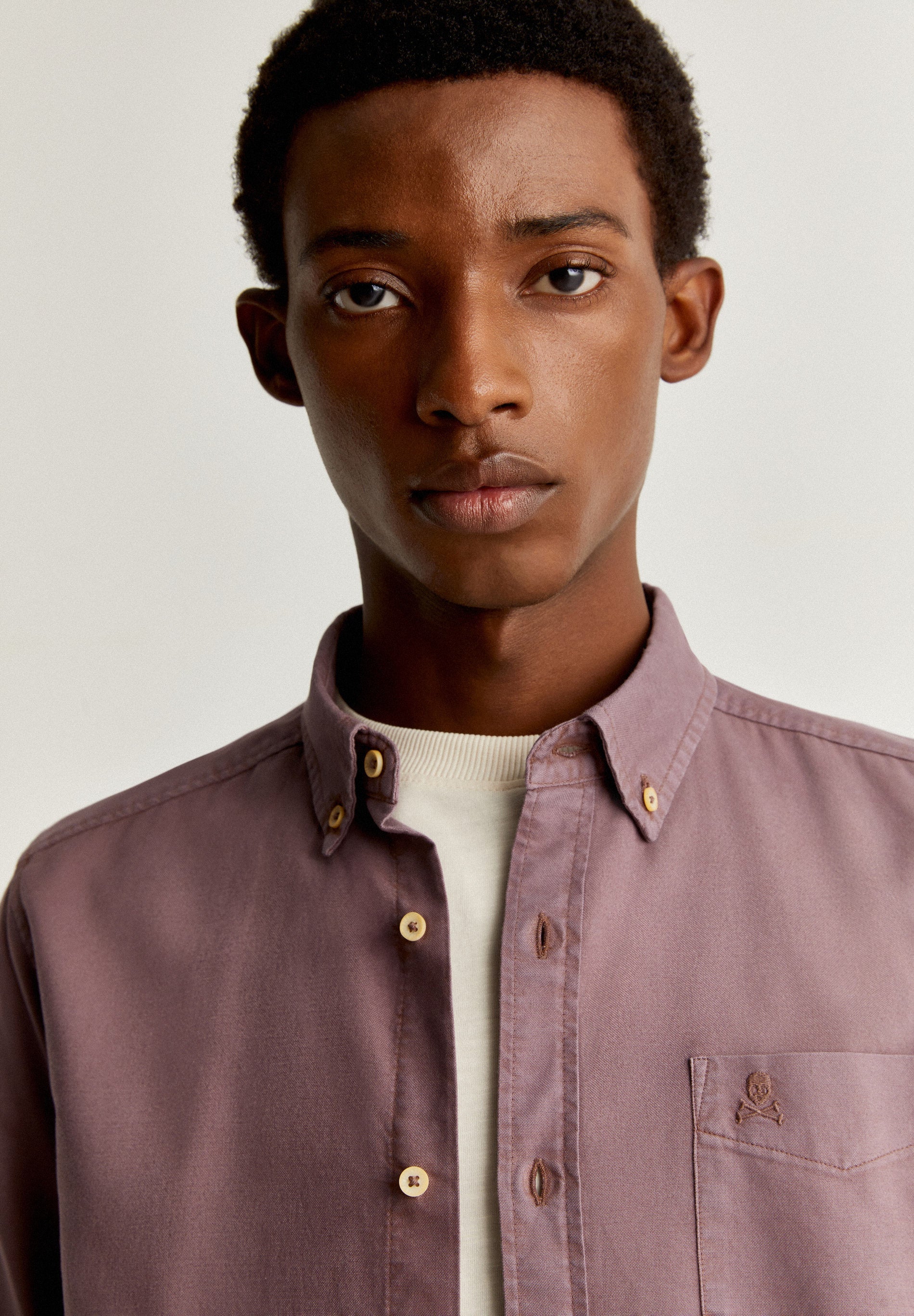 CAMISA CALAVERA CUELLO BOTONES