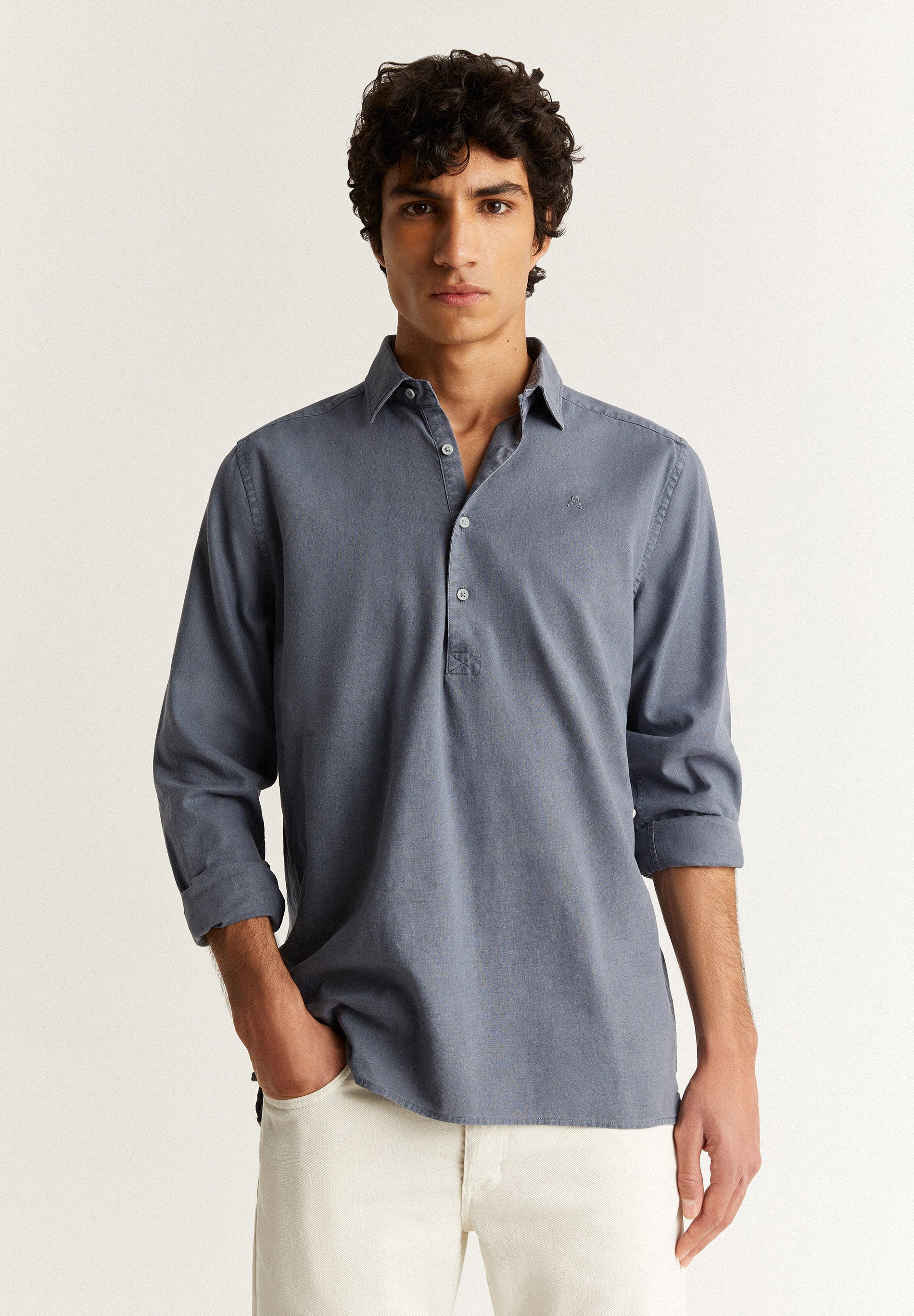 CAMISA POLERA CALAVERA BORDADA