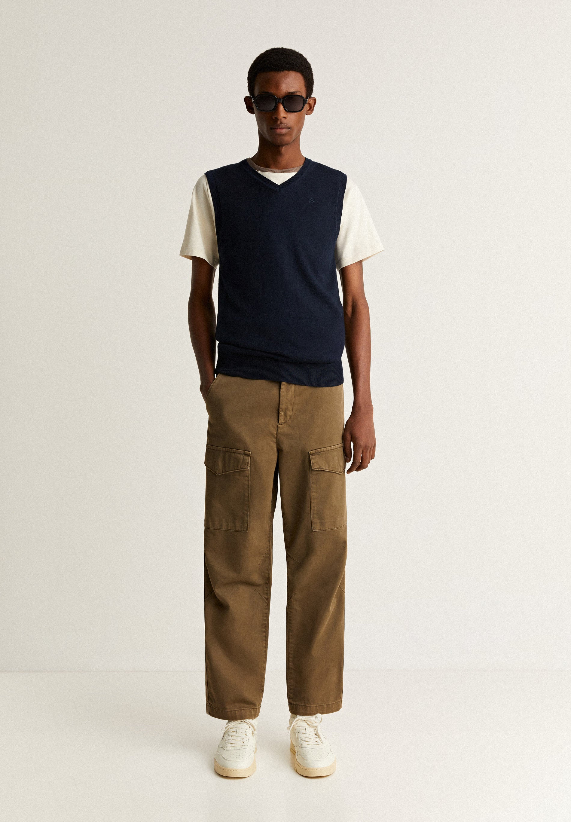 PANTALÓN CARGO BOLSILLOS DELANTEROS