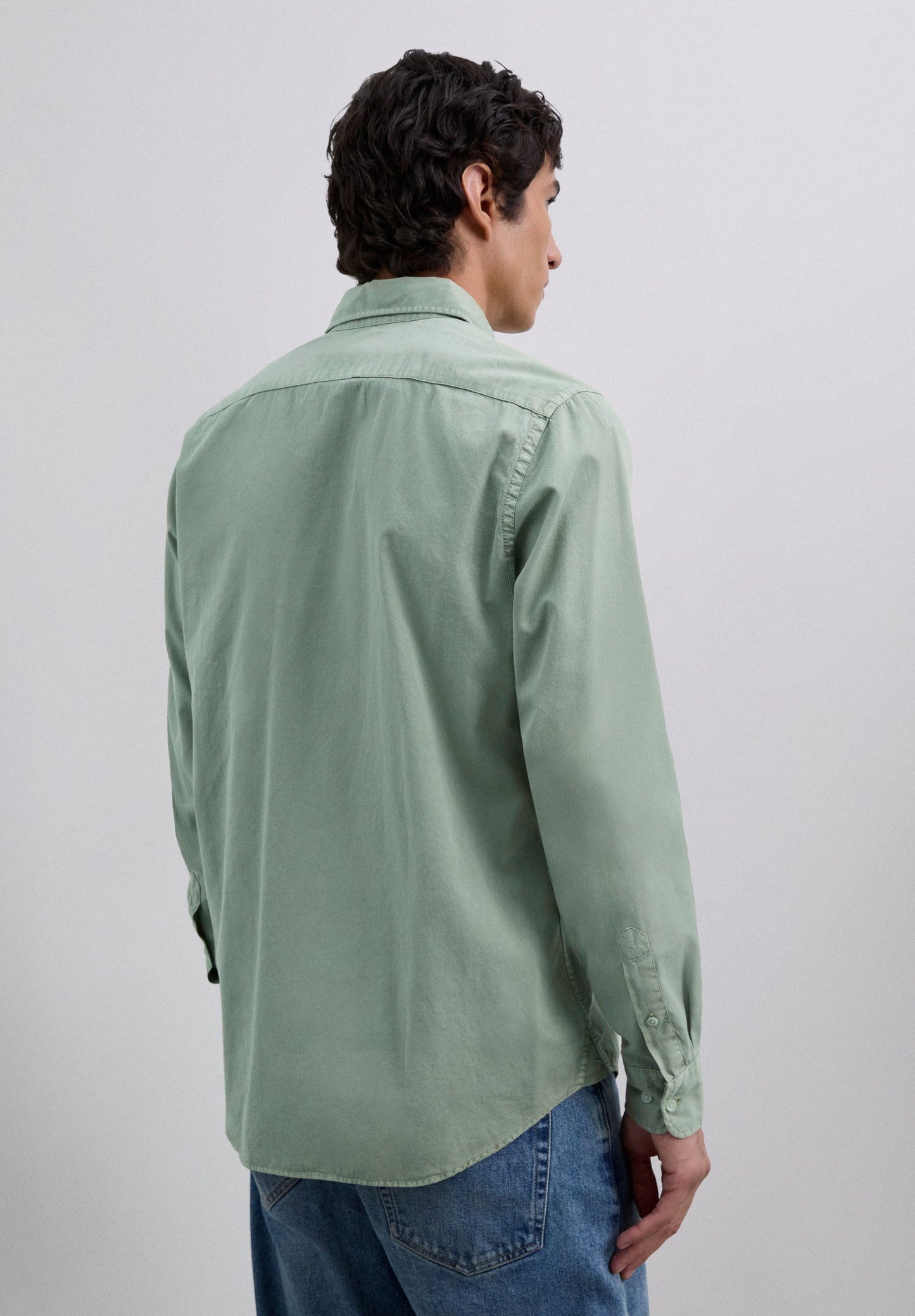 CAMISA REGULAR FIT BORDADA