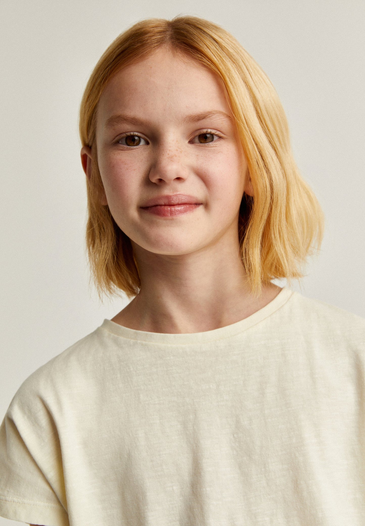 CAMISETA FLAMÉ DETALLE TRASERO ENCAJE