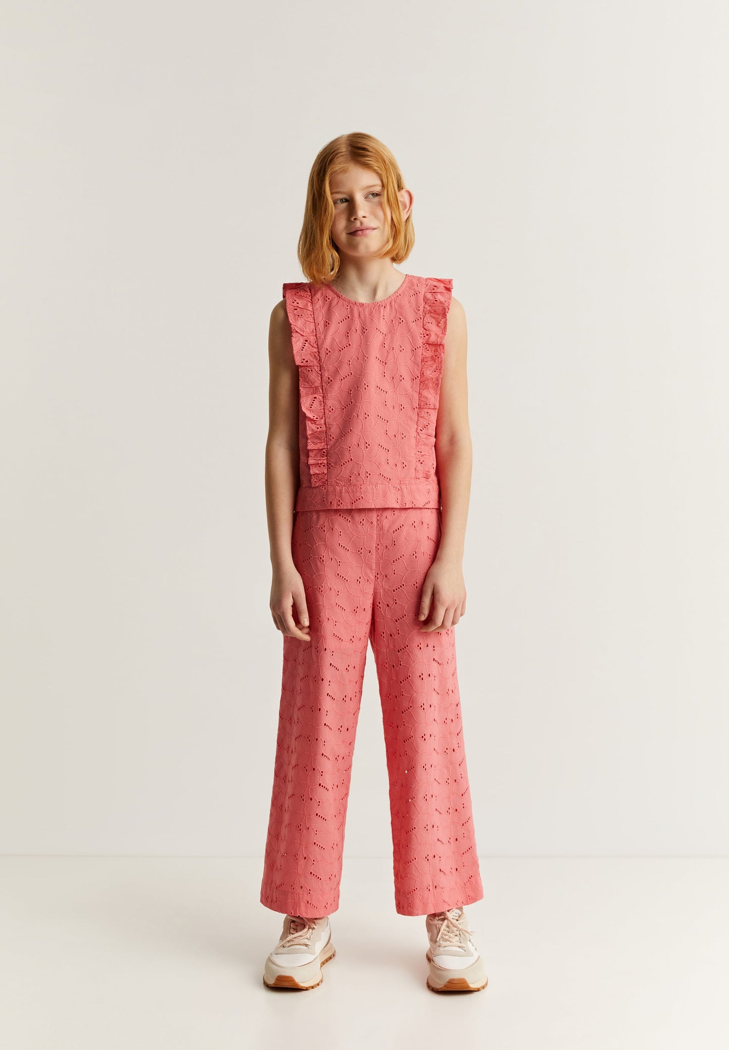PANTALÓN TROQUELADO