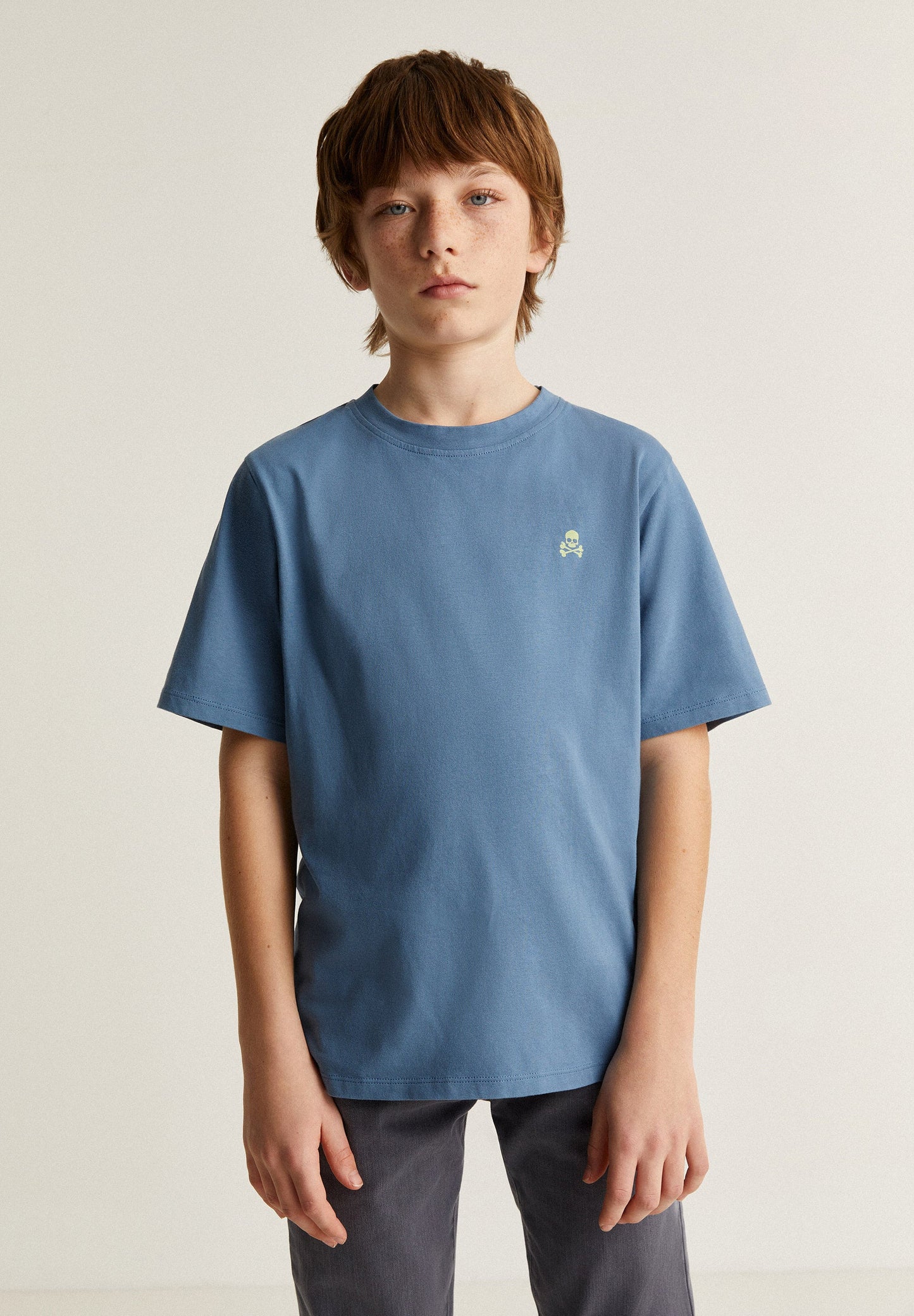 CAMISETA PRINT TRASERO CONTRASTE