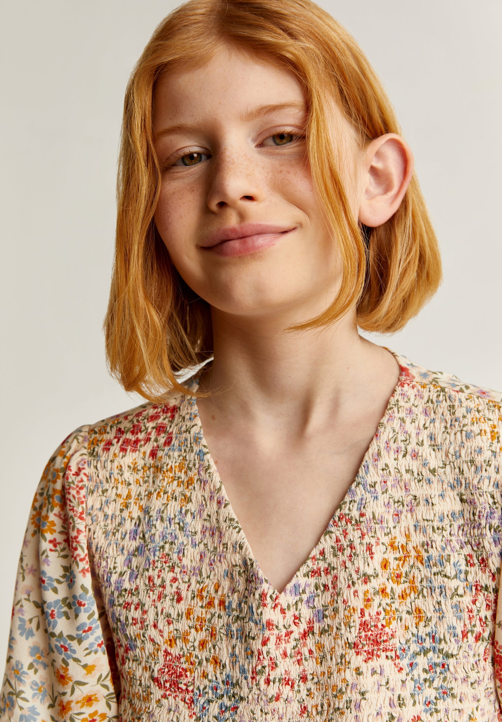 BLUSA FLORES NIDO ABEJA