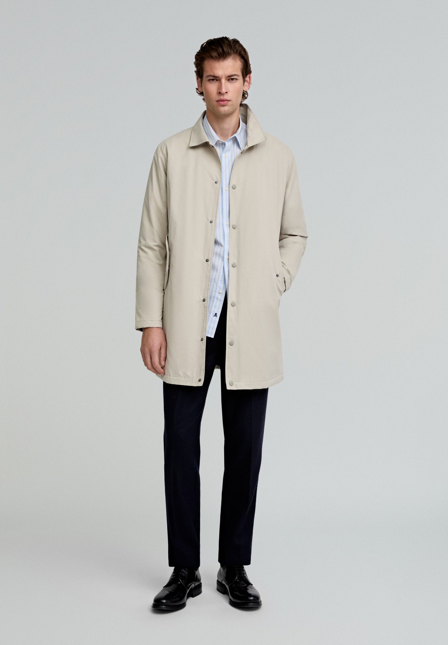 PARKA TIPO TRENCH CAPUCHA DESMONTABLE