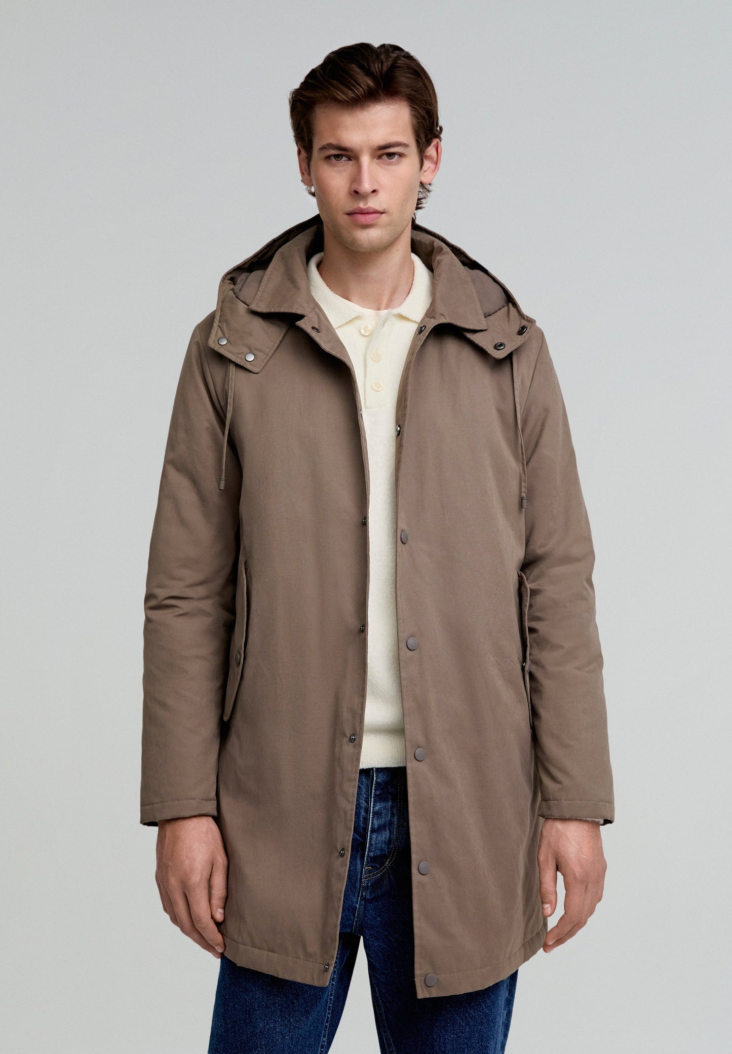 PARKA TIPO TRENCH CAPUCHA DESMONTABLE