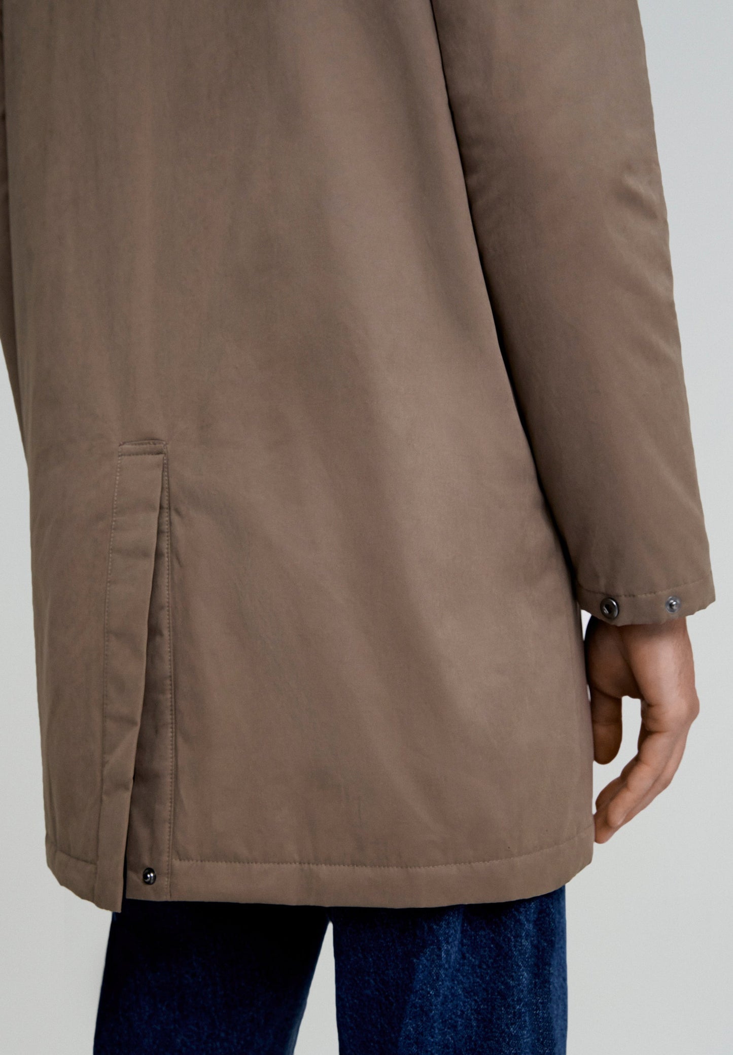 PARKA TIPO TRENCH CAPUCHA DESMONTABLE