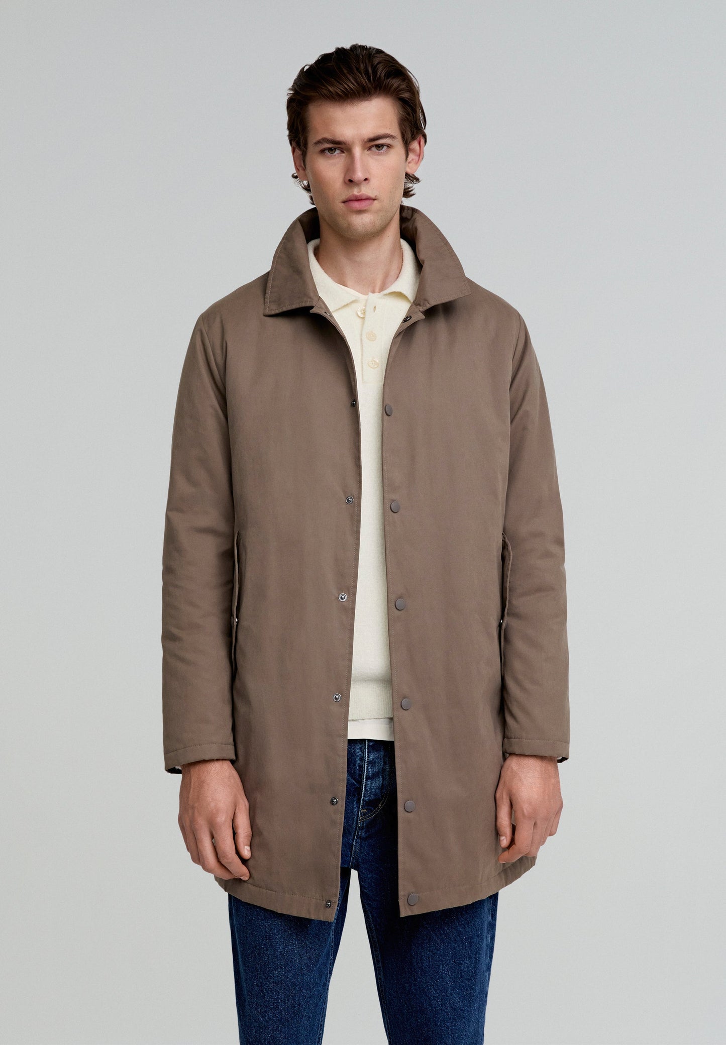 PARKA TIPO TRENCH CAPUCHA DESMONTABLE