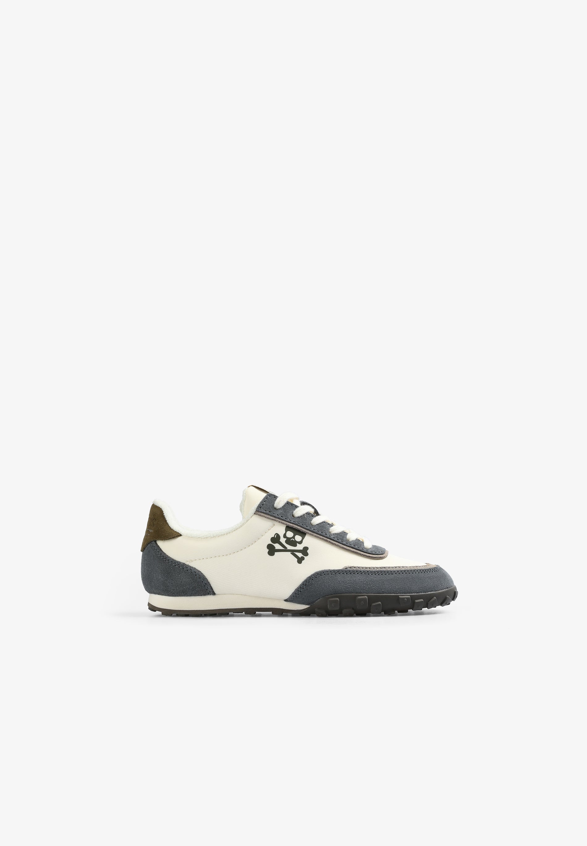 SNEAKERS SUELA DENTADA
