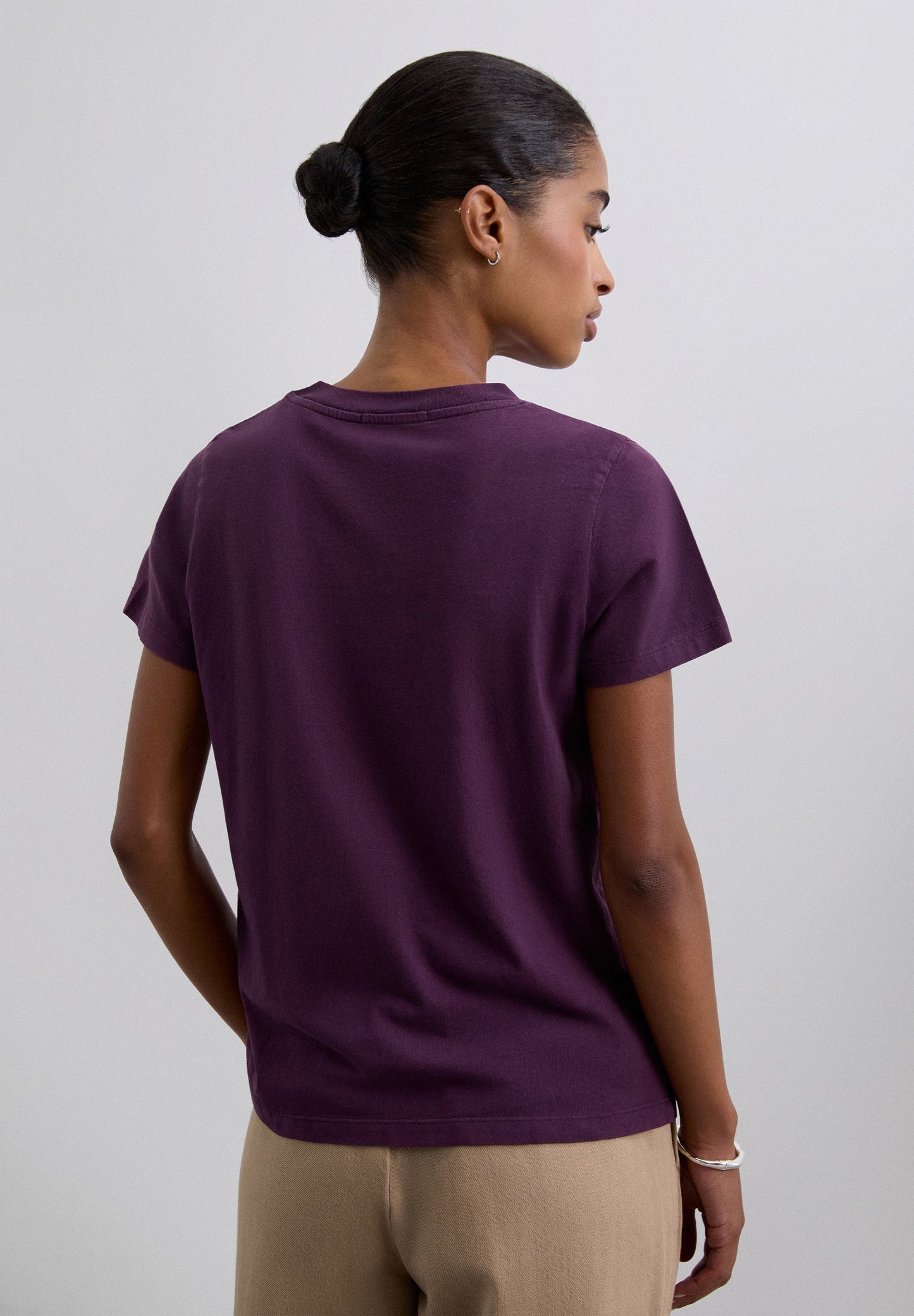 POLERA BÁSICA CALAVERA