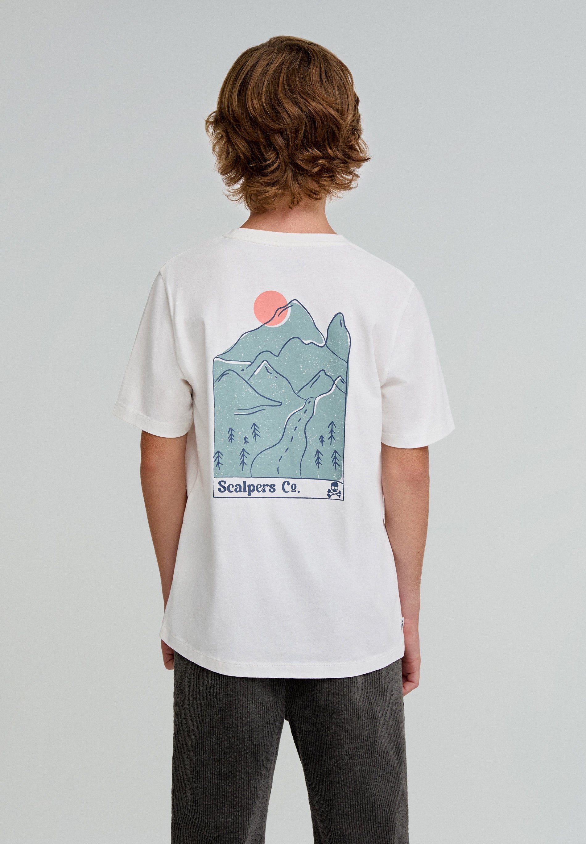 CAMISETA DIBUJO TRASERO