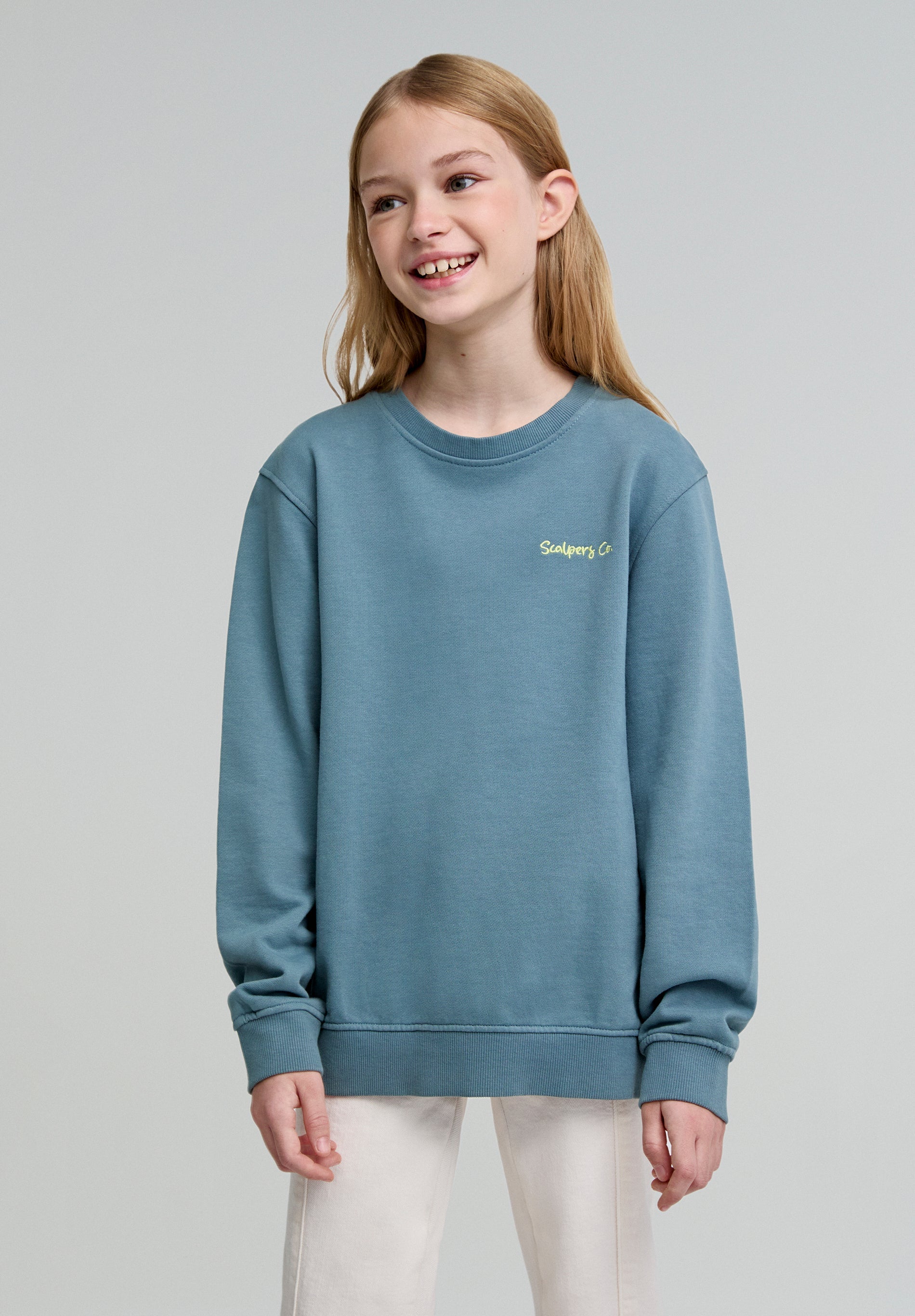 SUDADERA CALAVERA TRASERA BORDADA