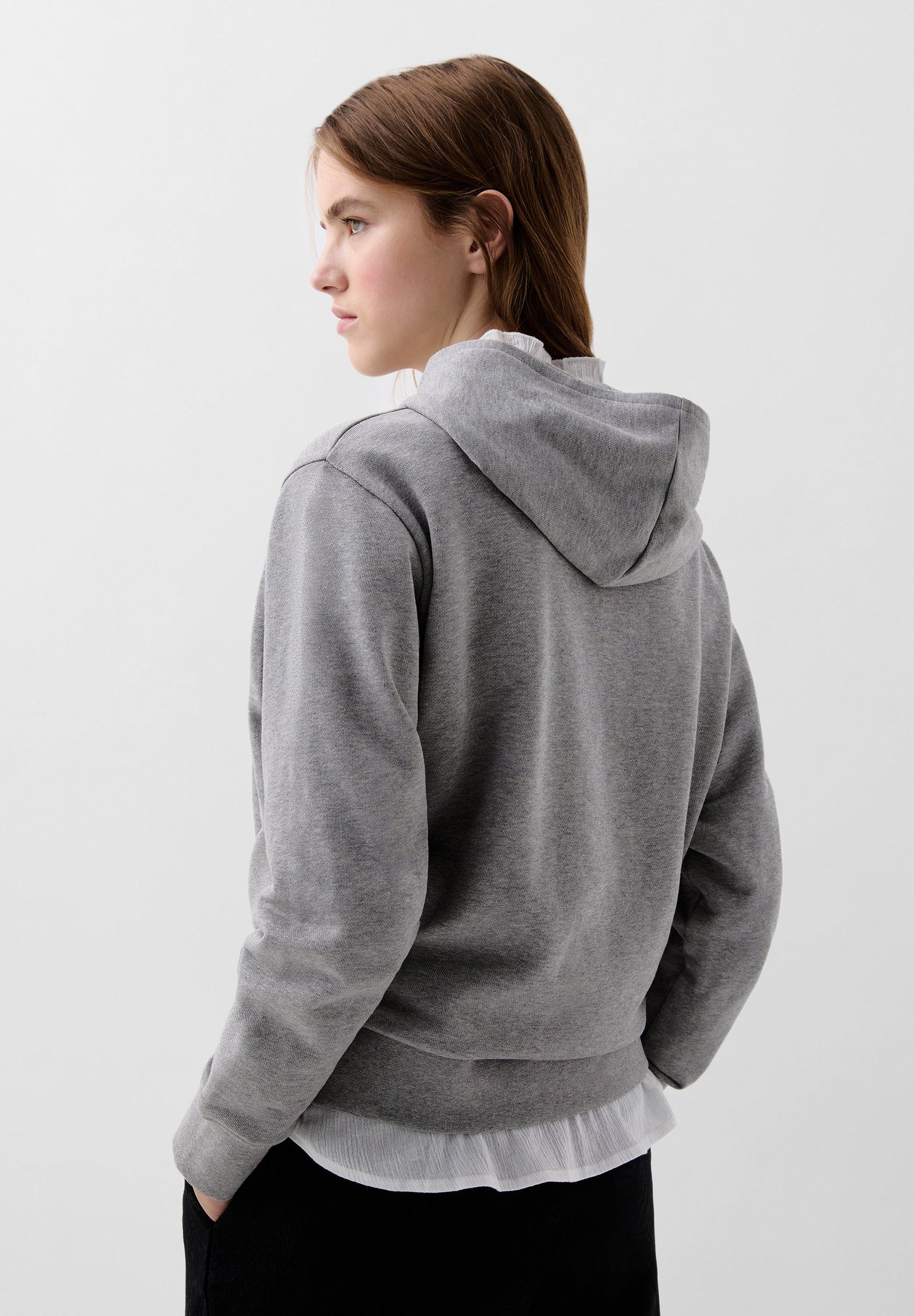 POLERÓN CAPUCHA CALAVERA BORDADA