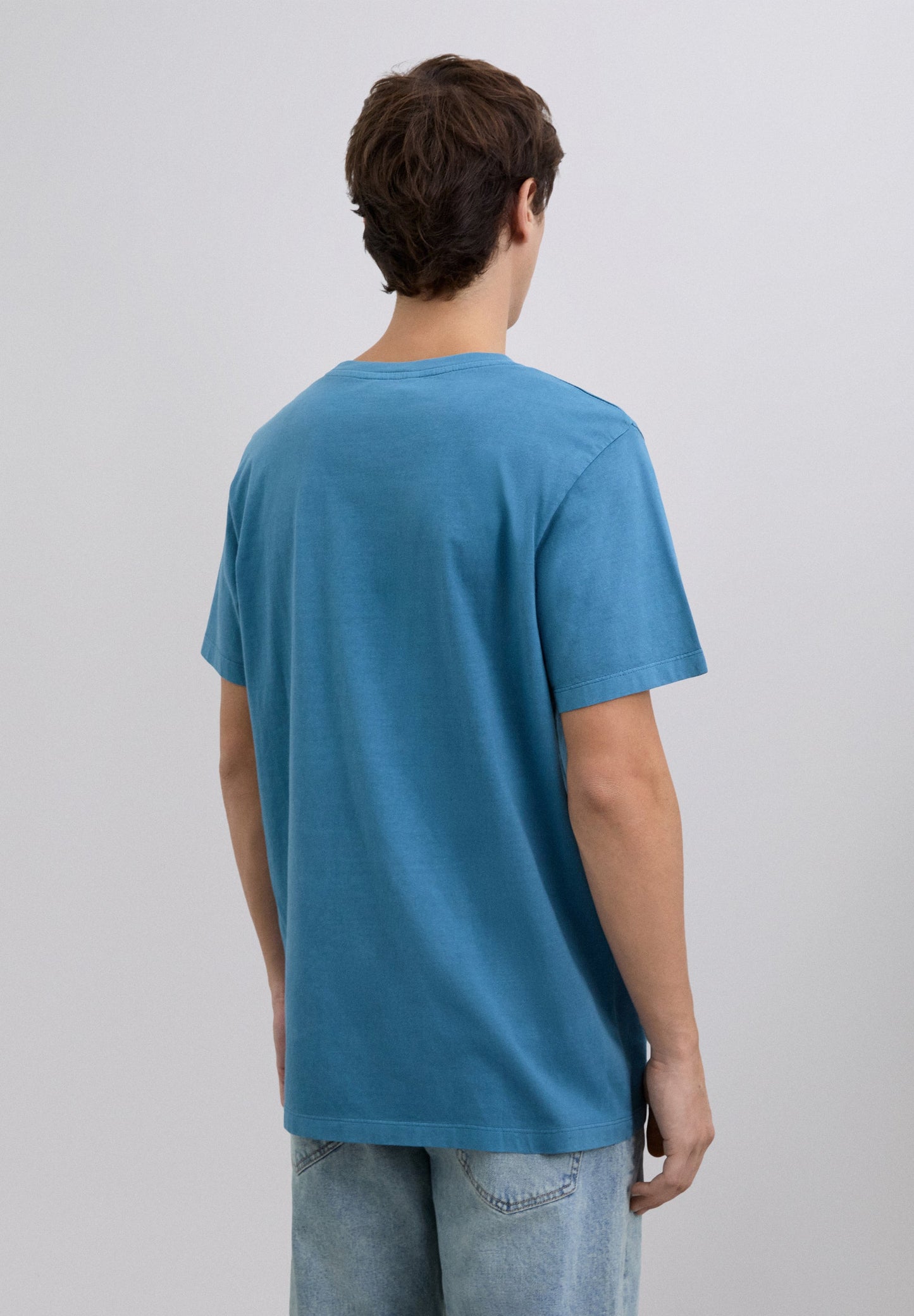 POLERA CALAVERA BORDADA TONO