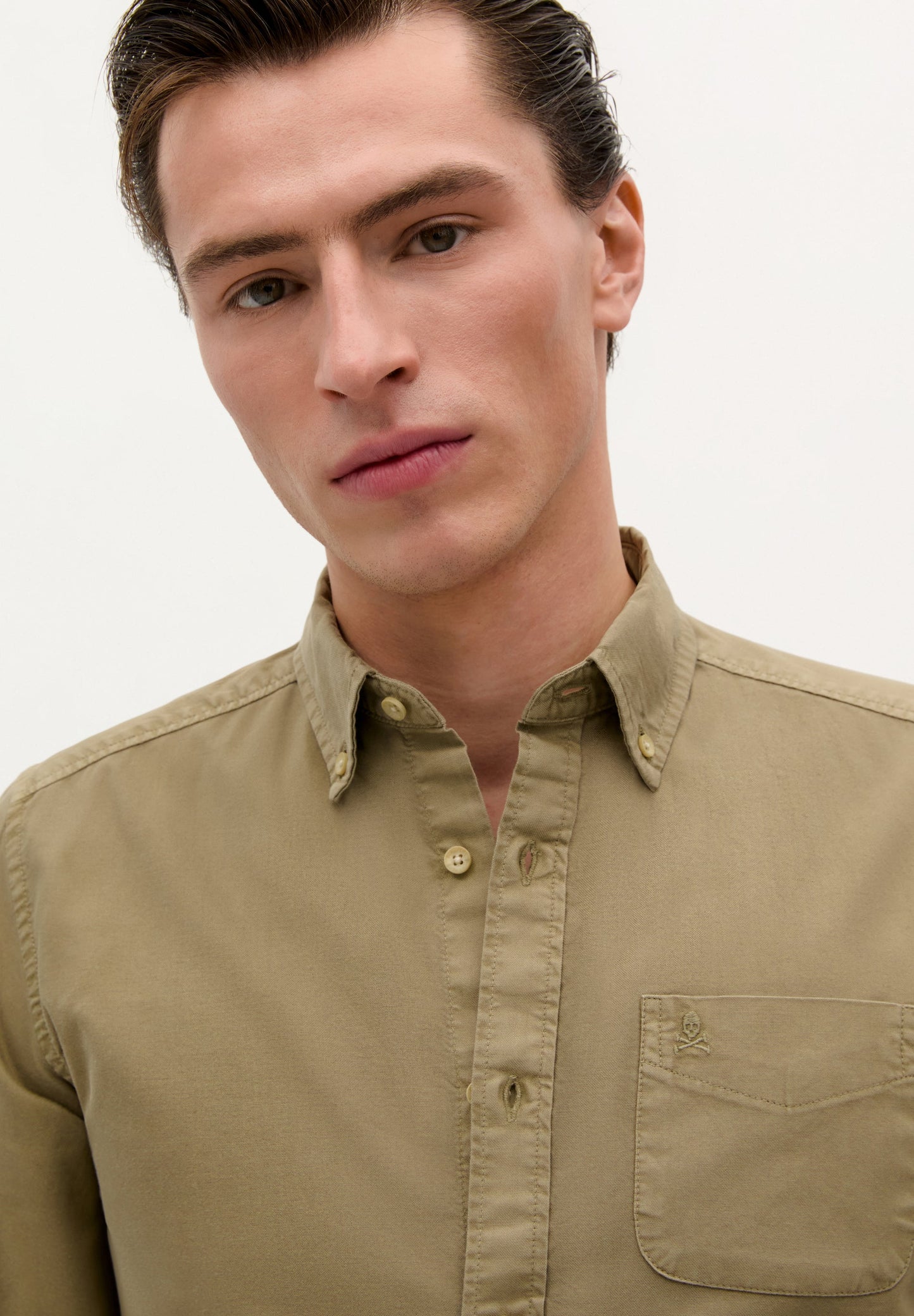 CAMISA CALAVERA CUELLO BOTONES