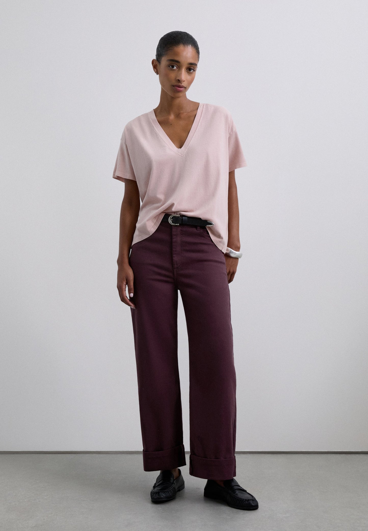 POLERA BÁSICA CUELLO PICO