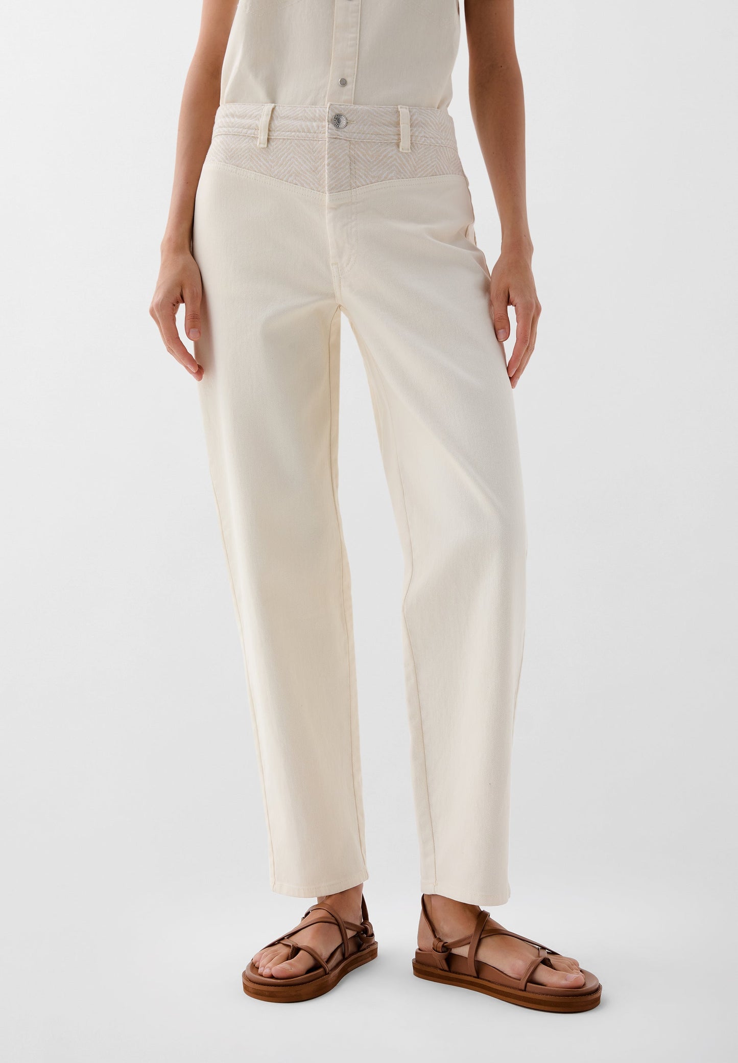 JEANS DETALLES CONTRASTE