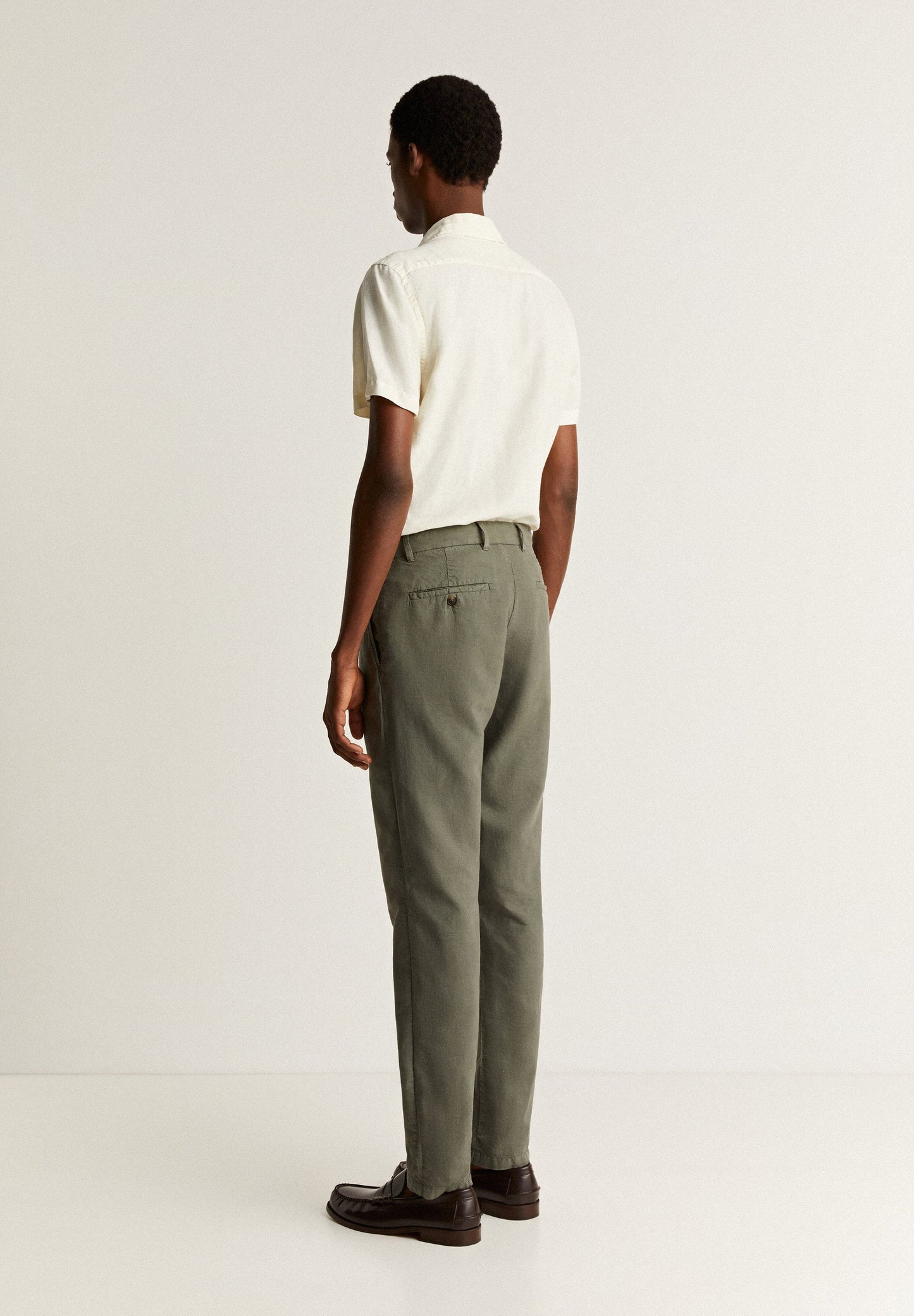 PANTALÓN PINZAS LINO