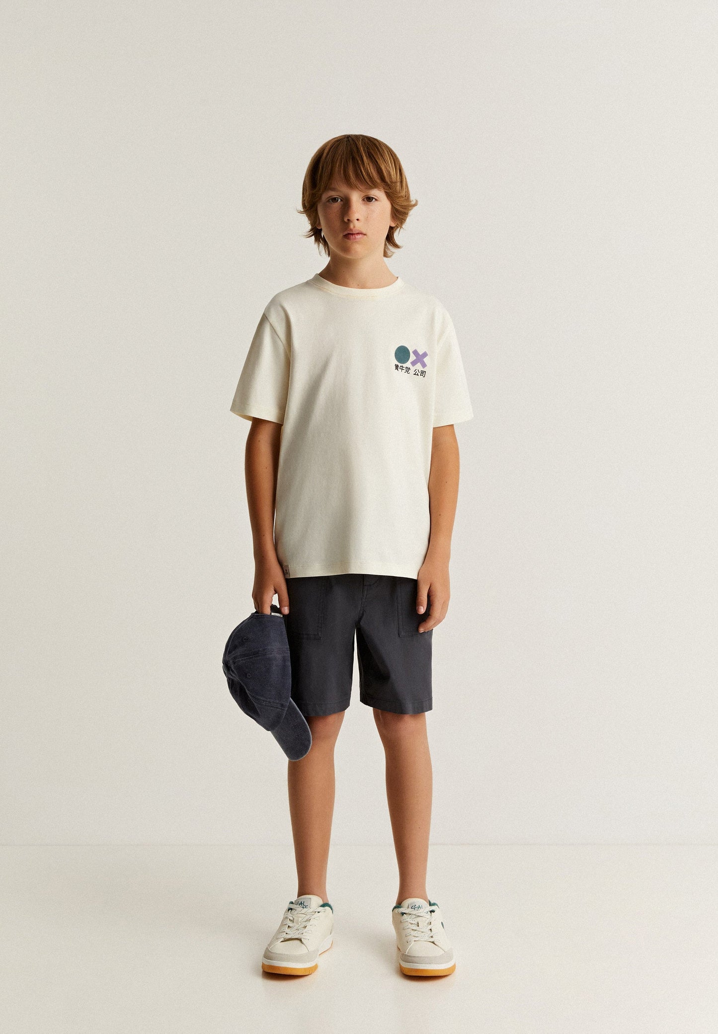 CAMISETA DETALLES FLOCADOS