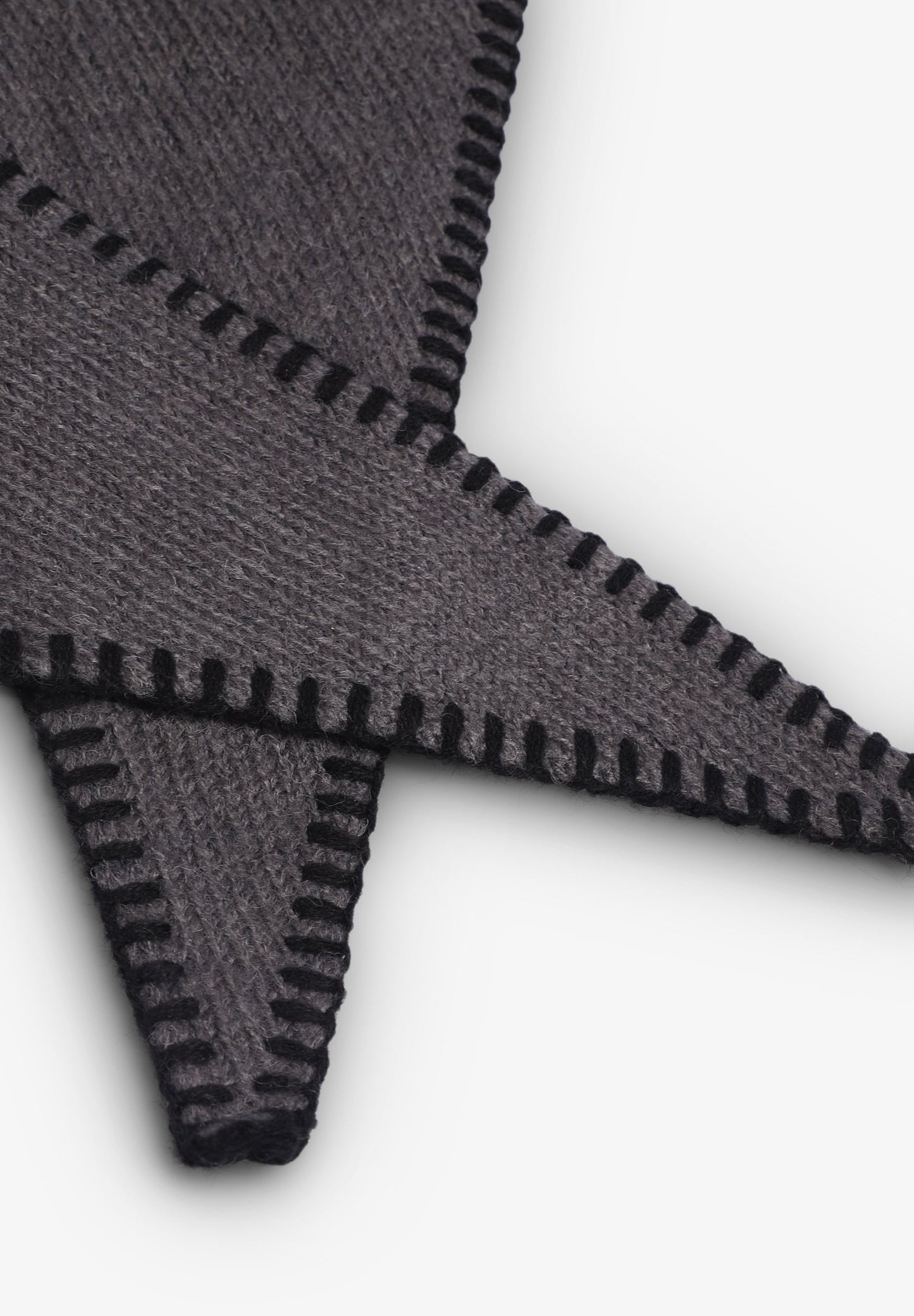 SCP TRIANGLE SCARF