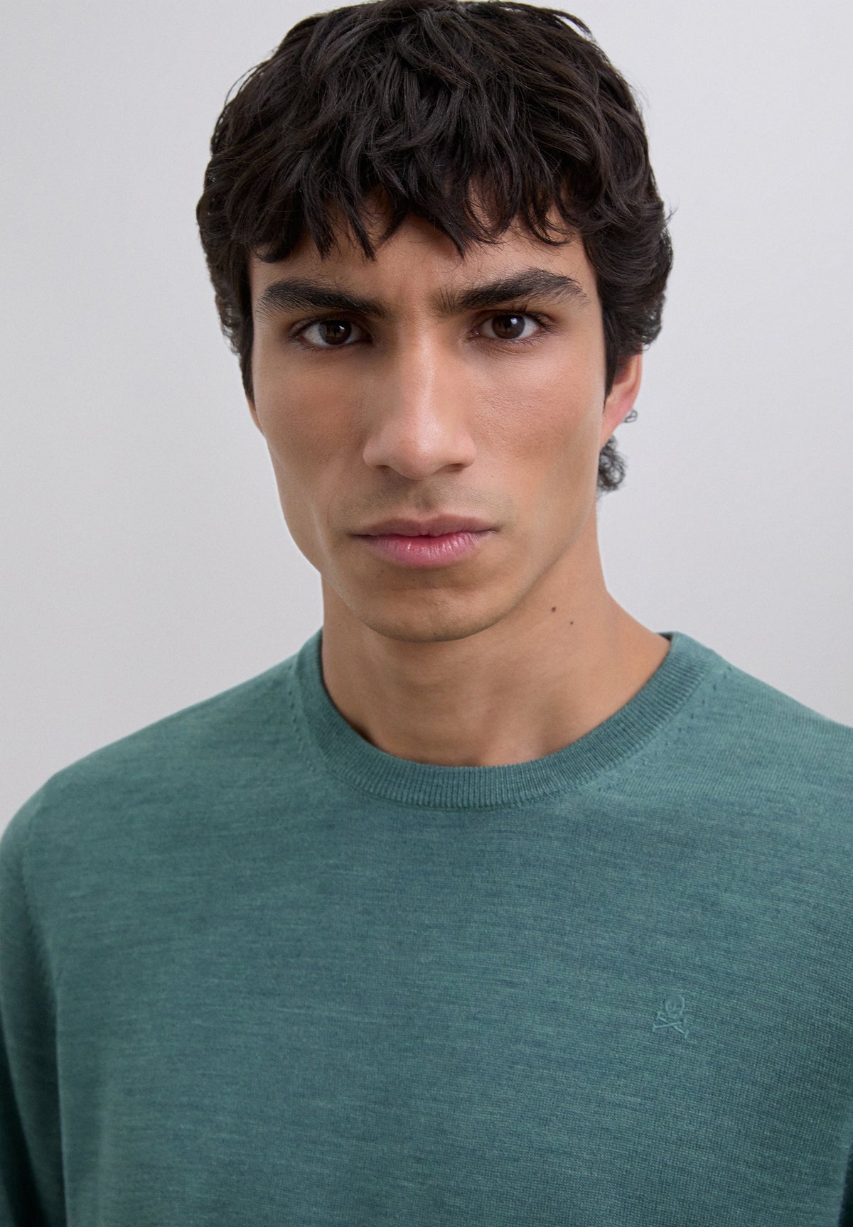 CHALECO BORDADO LANA MERINO