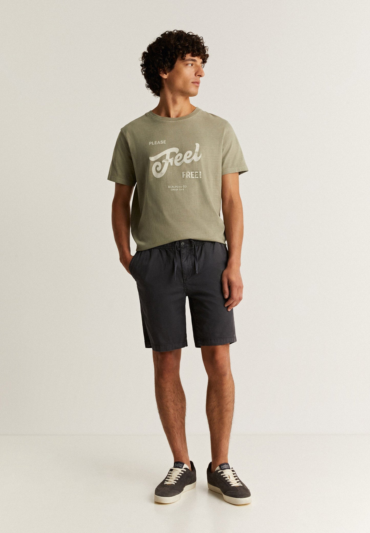 CAMISETA EFECTO LAVADO PRINT FRONTAL