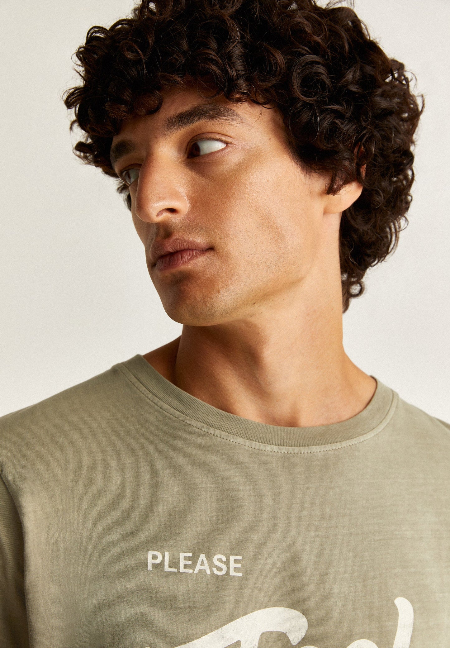 CAMISETA EFECTO LAVADO PRINT FRONTAL