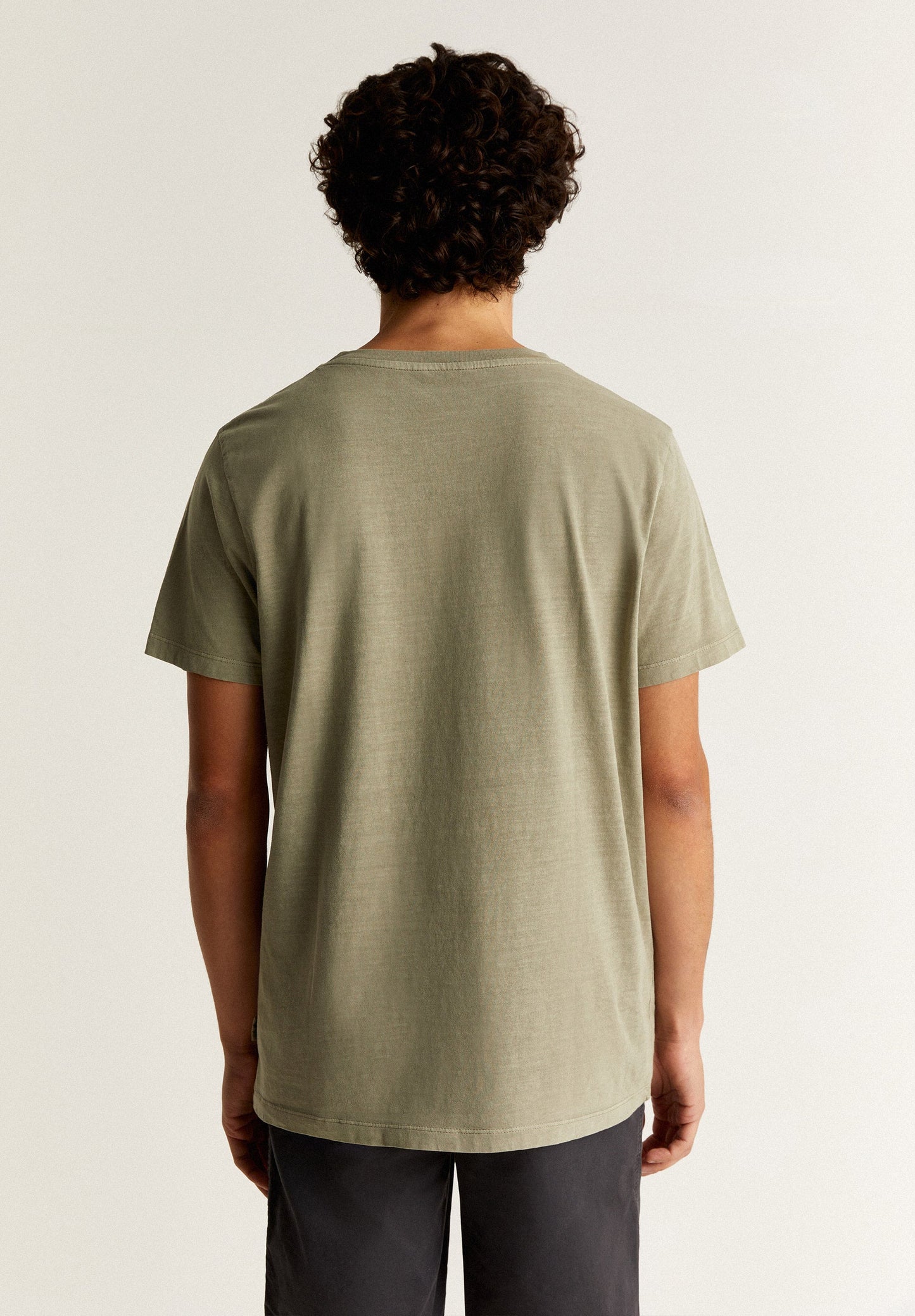 CAMISETA EFECTO LAVADO PRINT FRONTAL