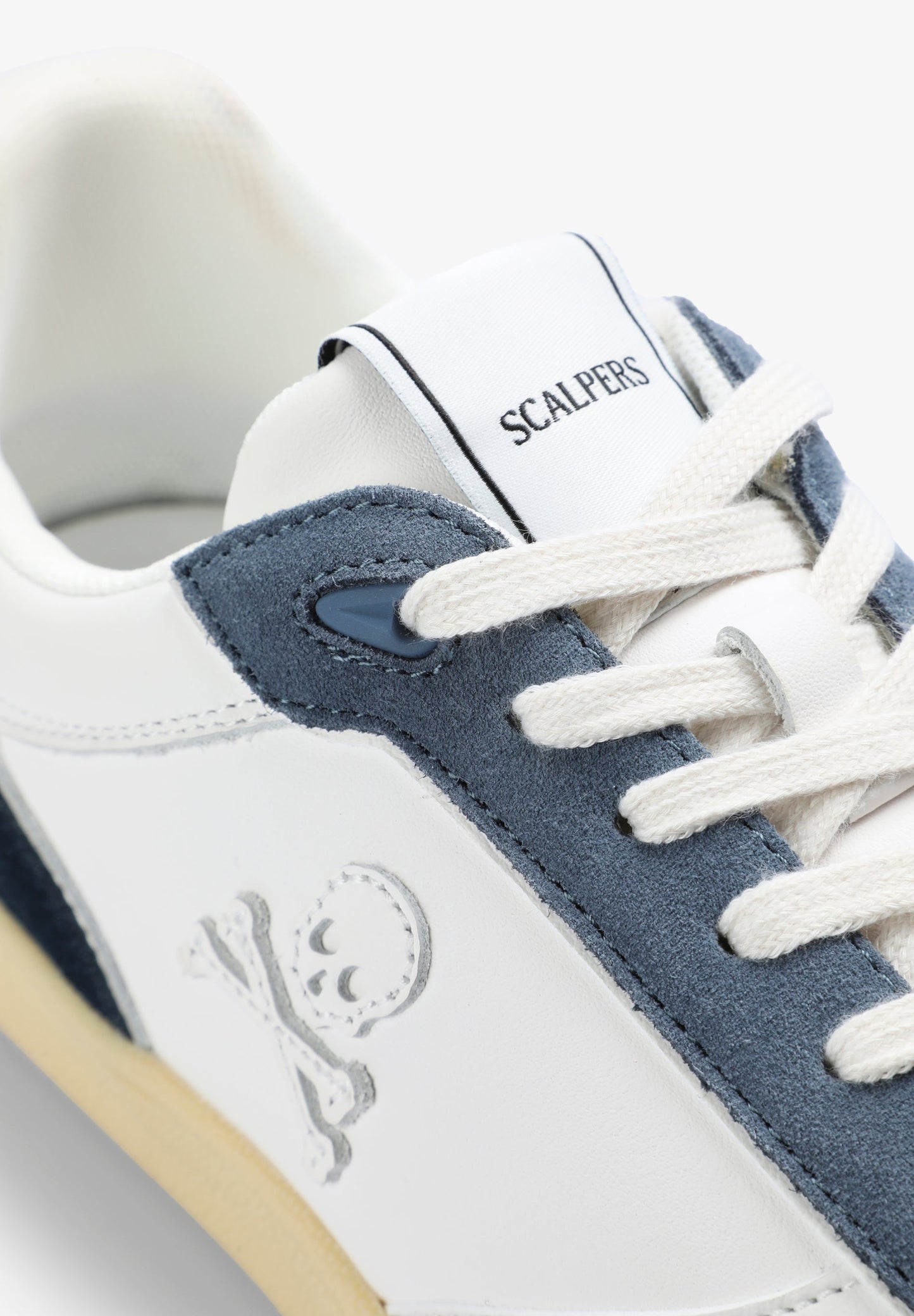 SNEAKERS CALAVERA SUELA CASCO