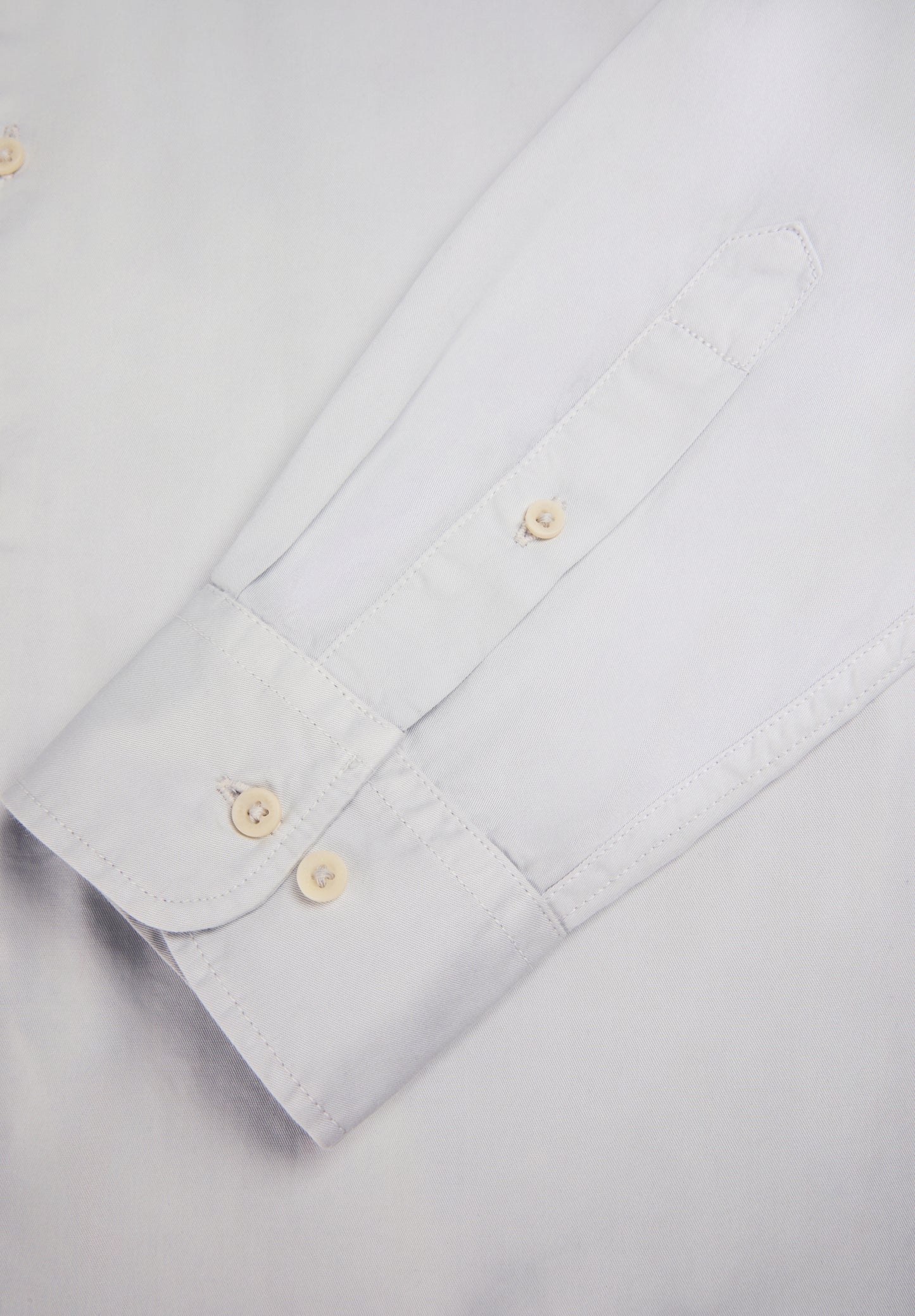 CAMISA CALAVERA BORDADA TONO