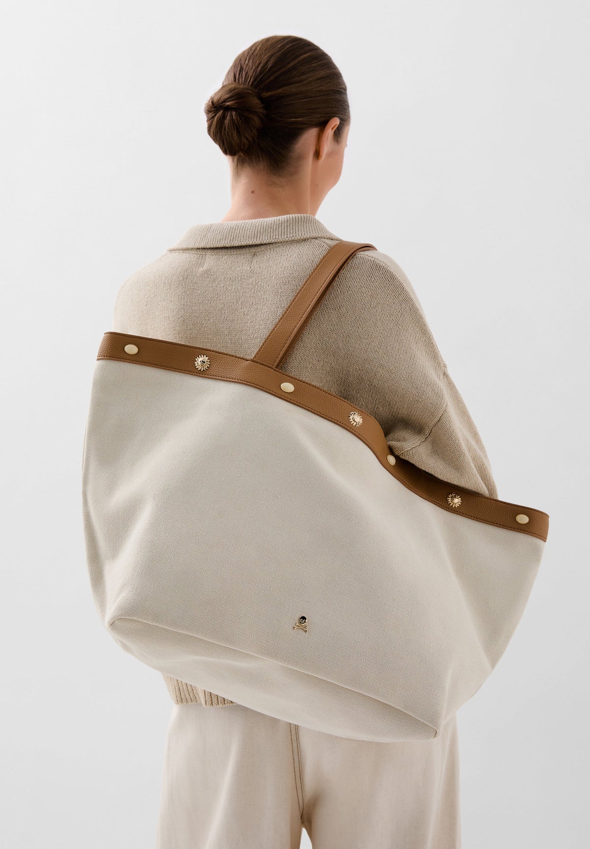 BOLSO SHOPPER CANVAS TACHUELAS - Scalpers