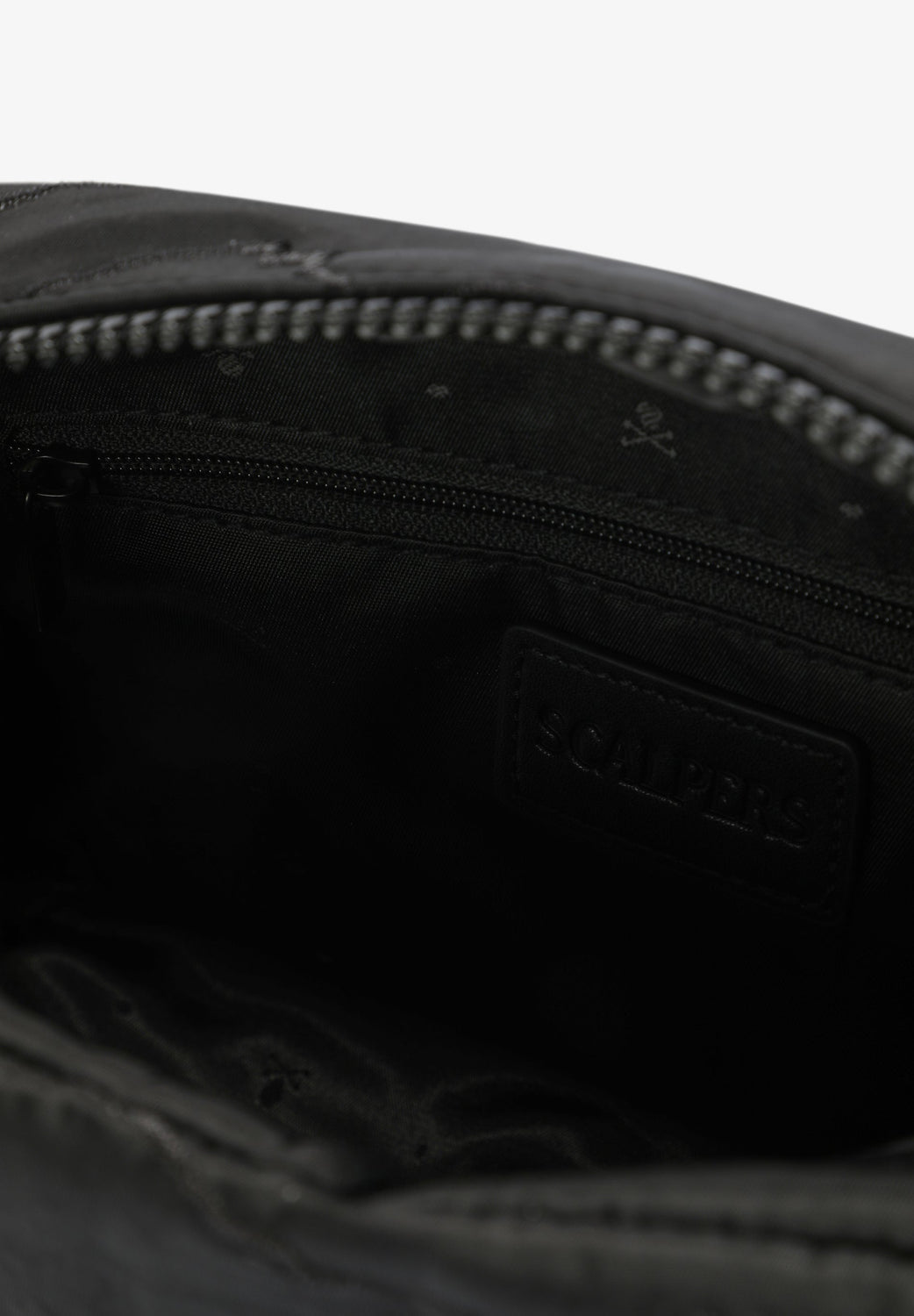 BOLSO BANDOLERA RELIEVE COSTURAS - Scalpers