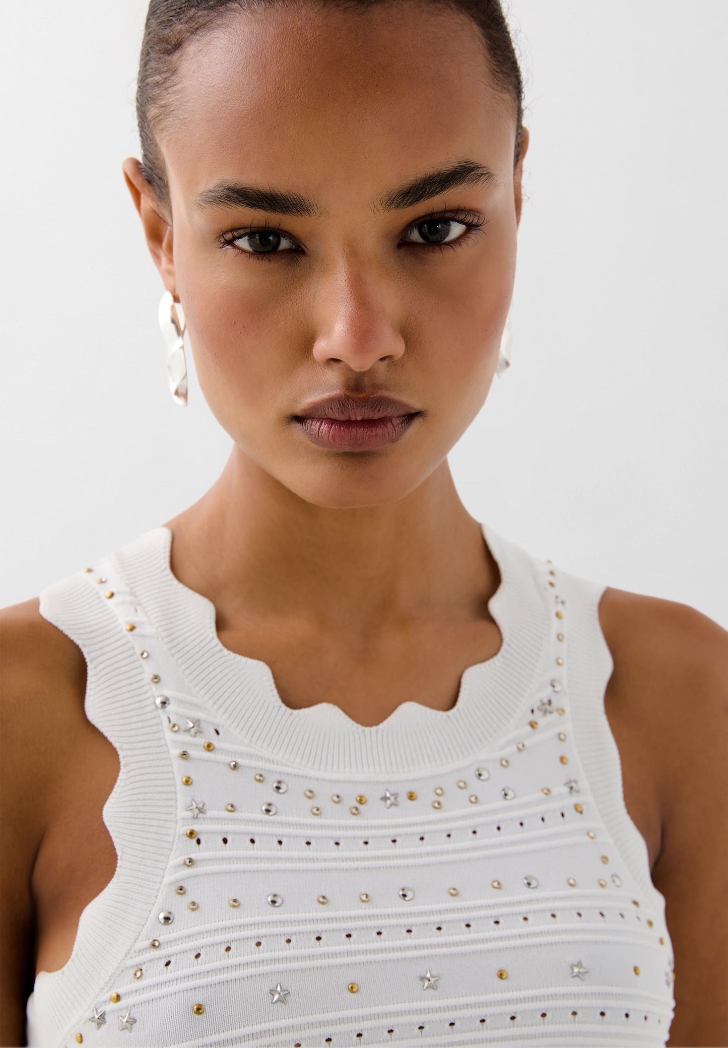 SCWHITE KNIT STUDS TOP