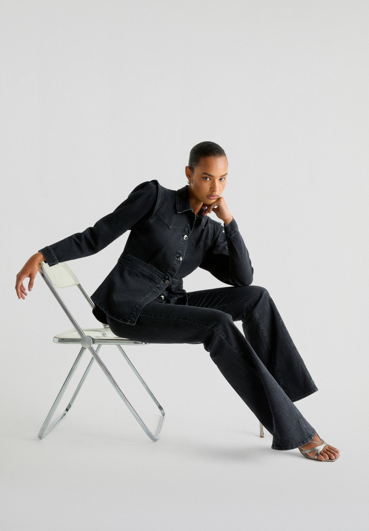 CAMISA DENIM MANGA ABULLONADA