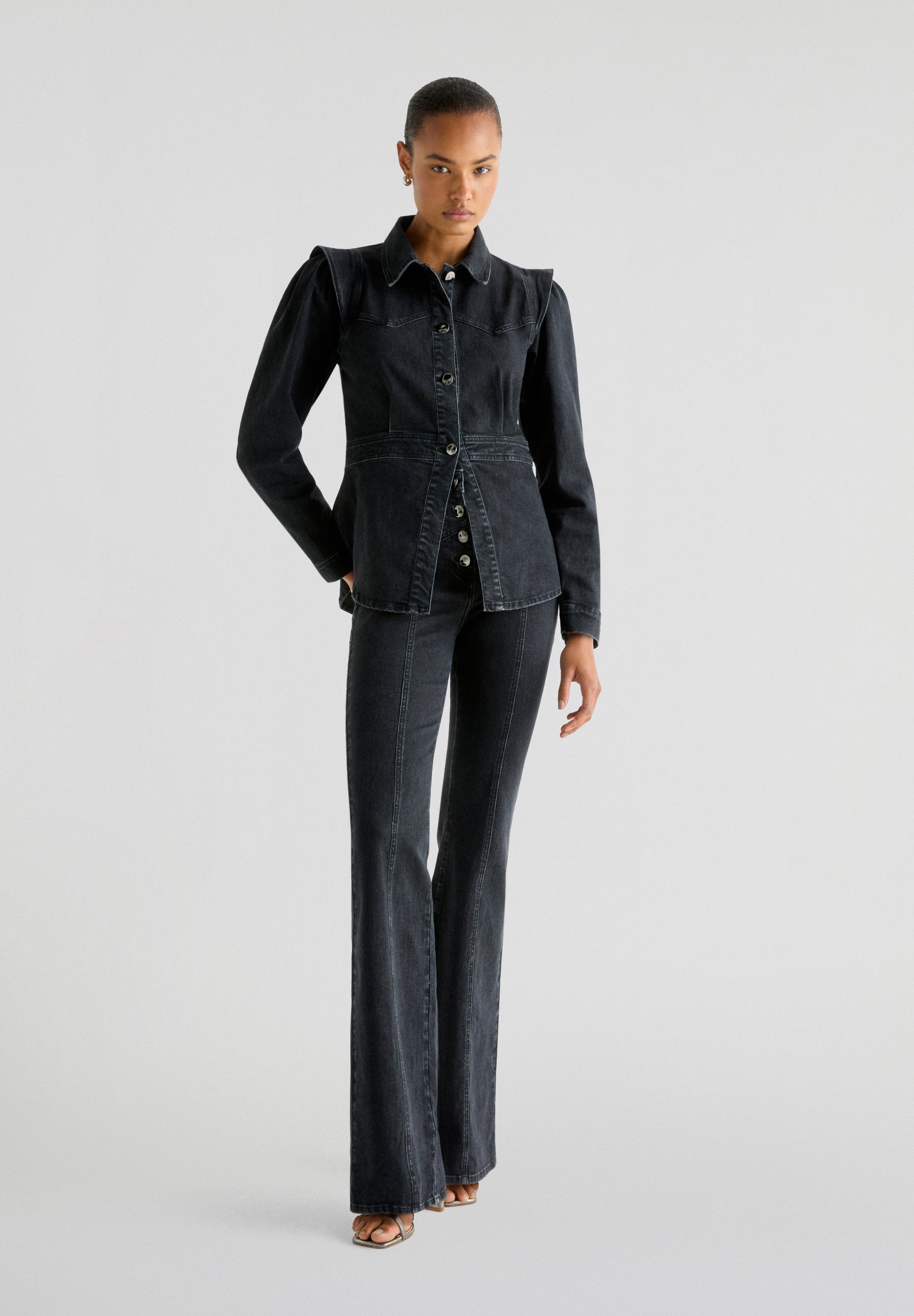 CAMISA DENIM MANGA ABULLONADA