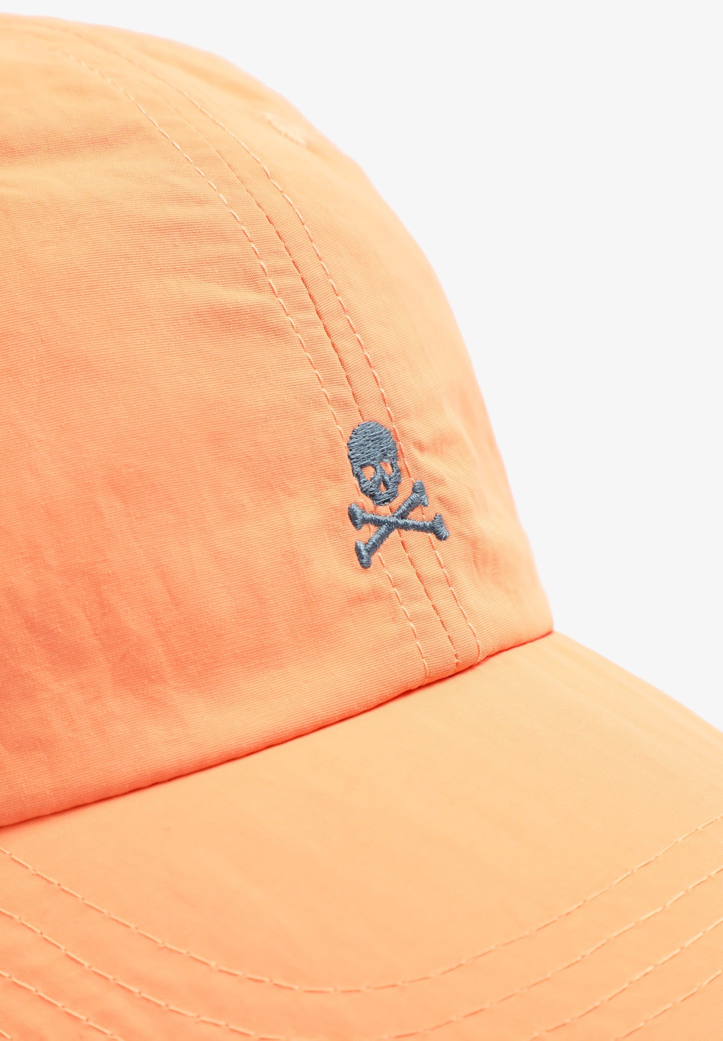 GORRA CALAVERA BORDADA CONTRASTE