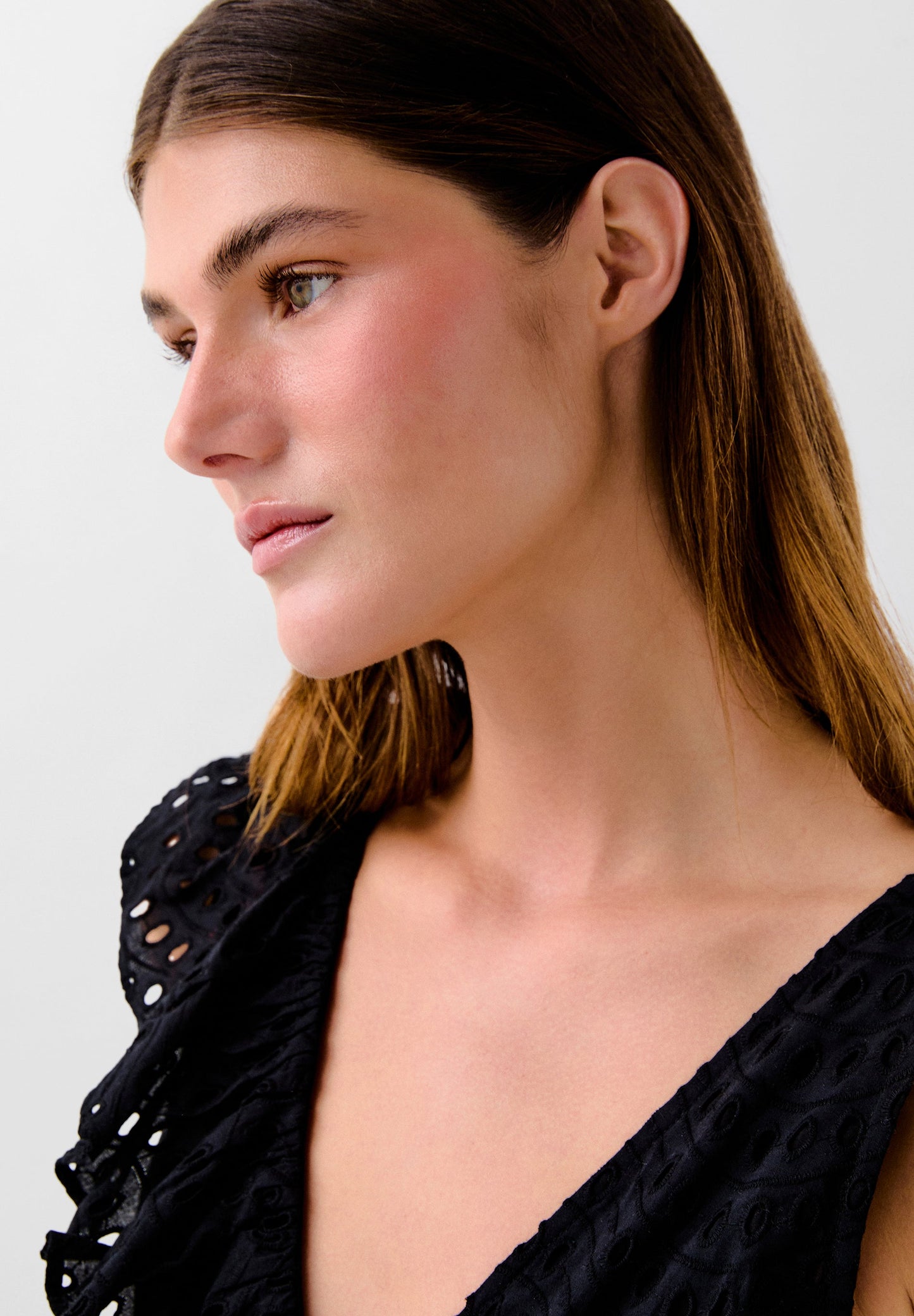 MONO VOLANTE BORDADO ASIMÉTRICO