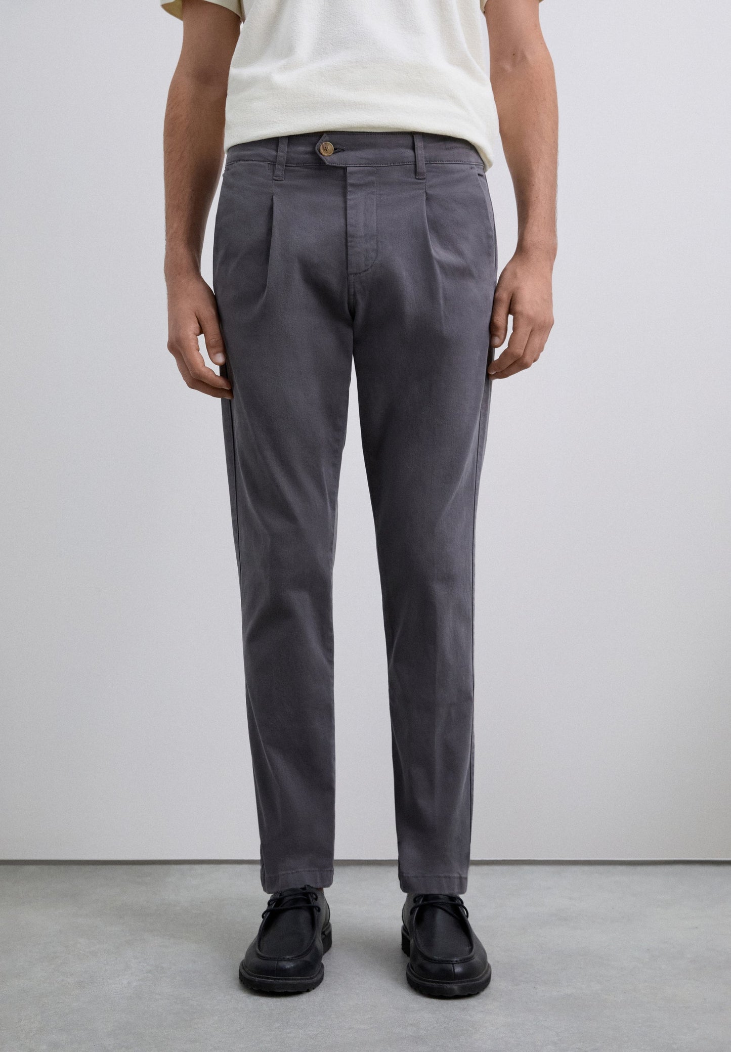 PANTALÓN CHINO PINZAS - Scalpers
