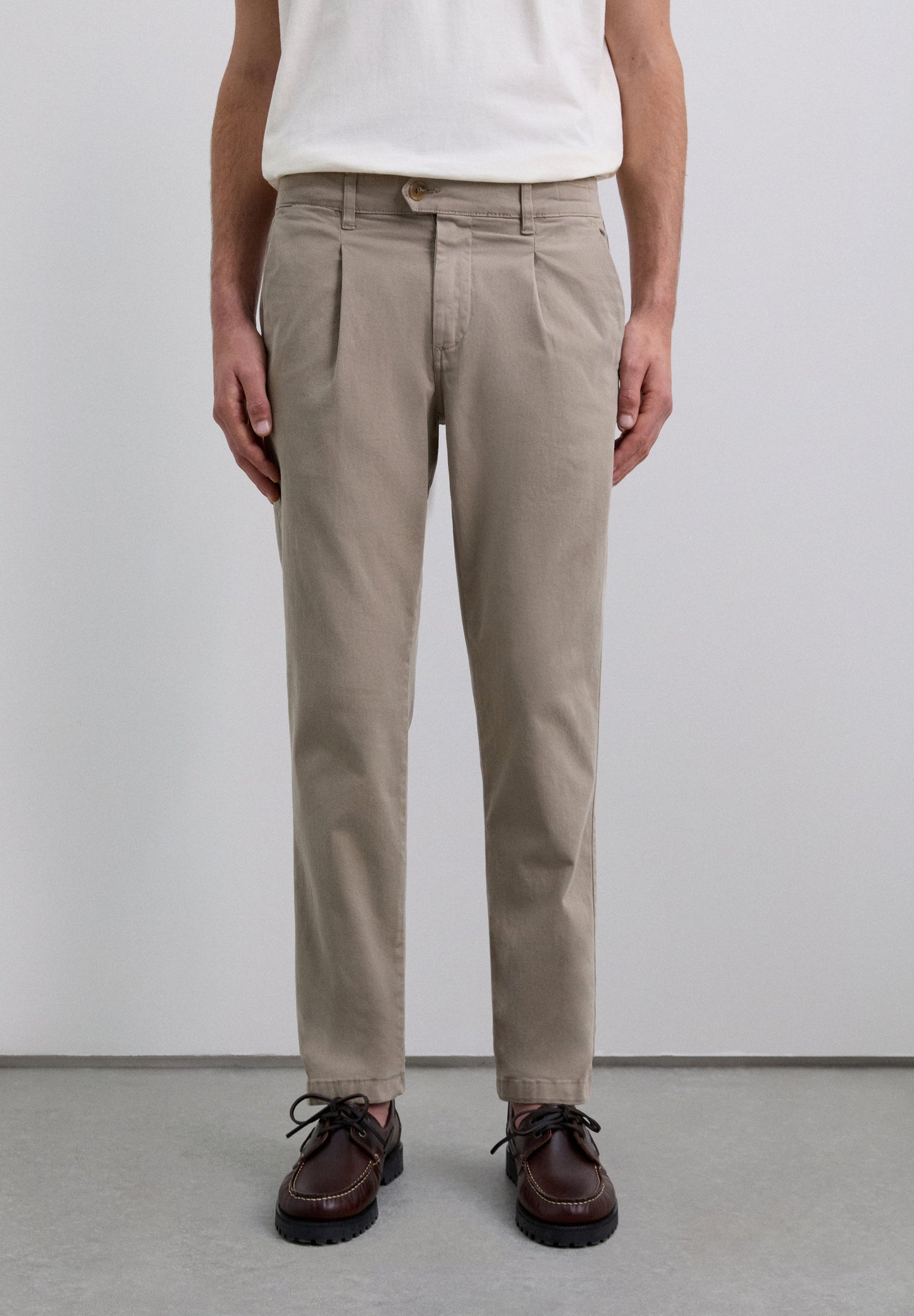 PANTALÓN CHINO PINZAS - Scalpers