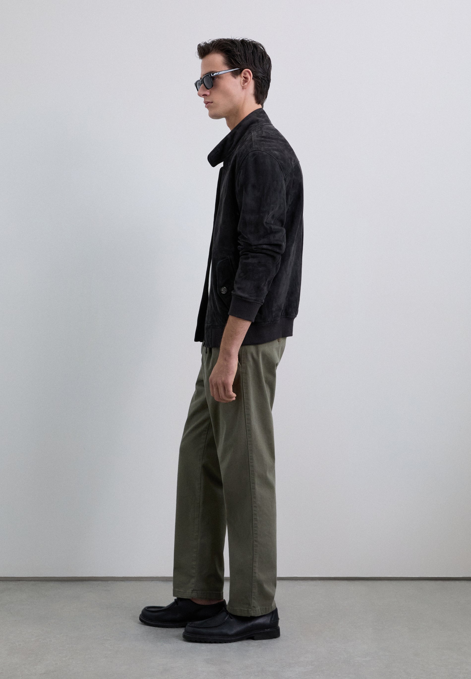 PANTALÓN PINZAS HOLGADO