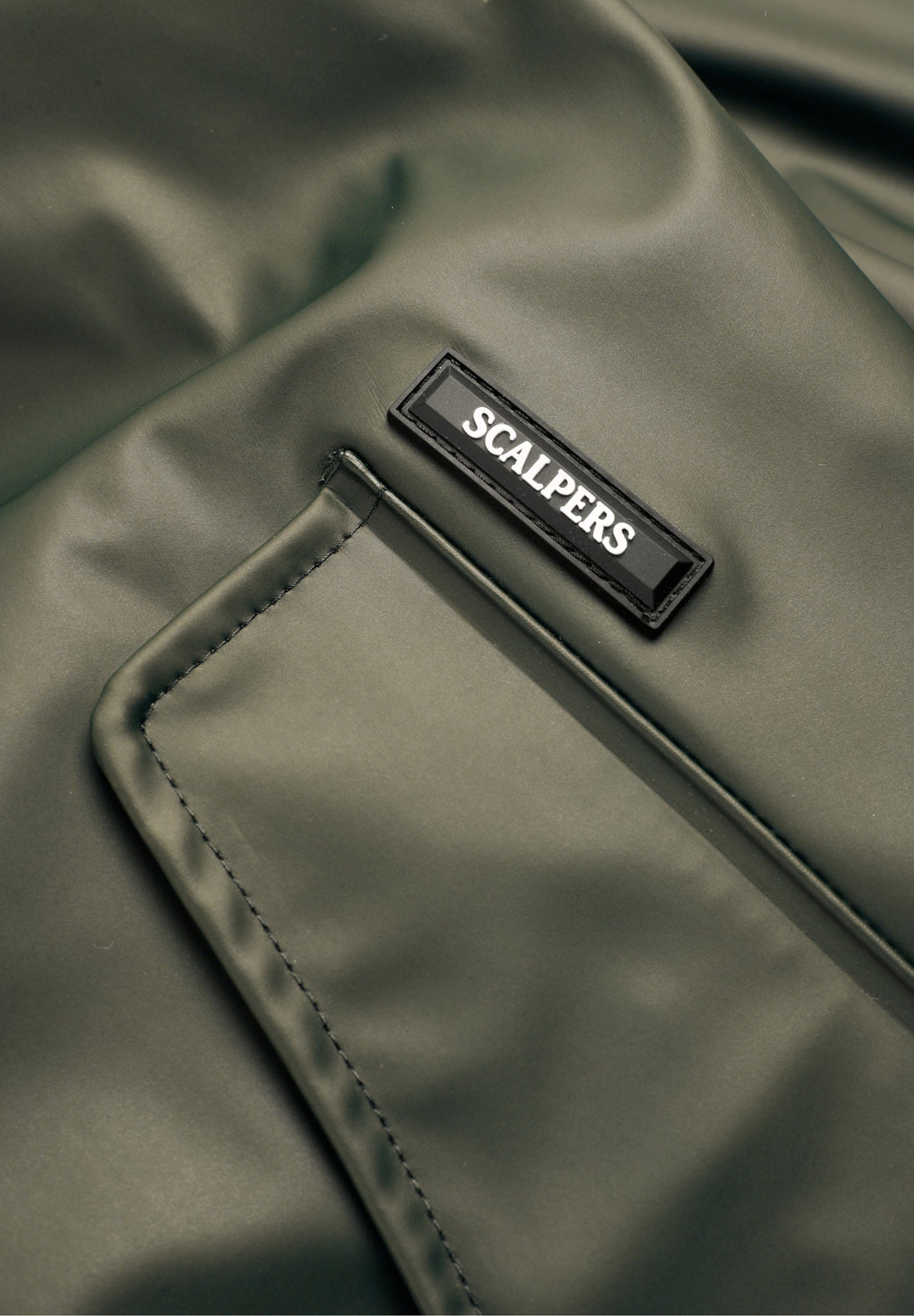 CHAQUETA IMPERMEABLE LOGO - Scalpers
