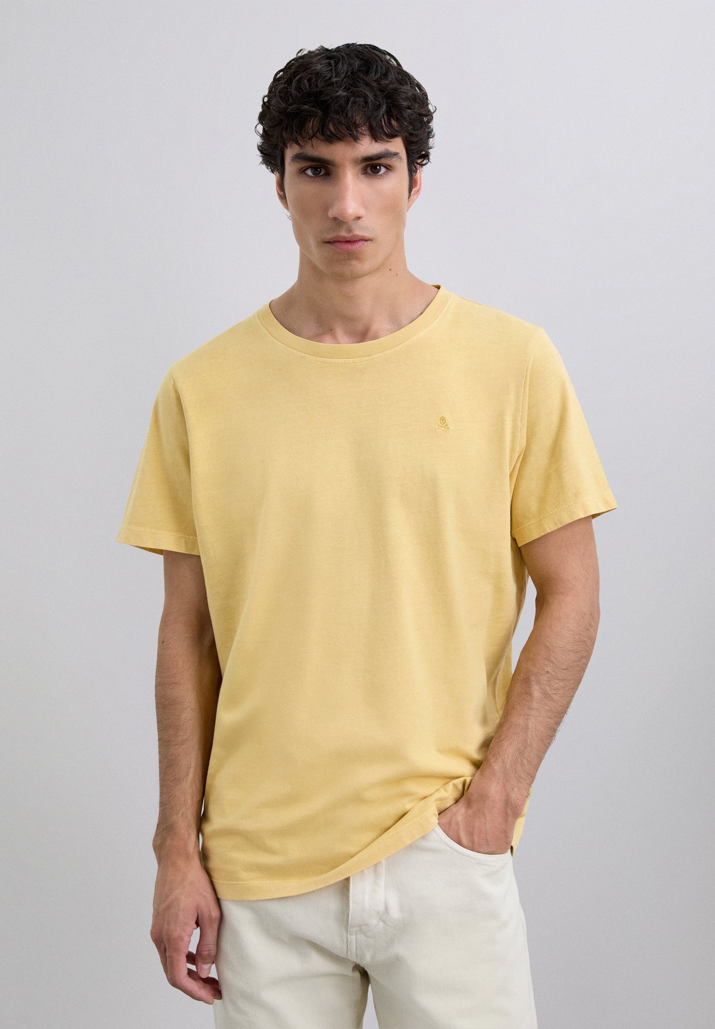 POLERA CALAVERA BORDADA