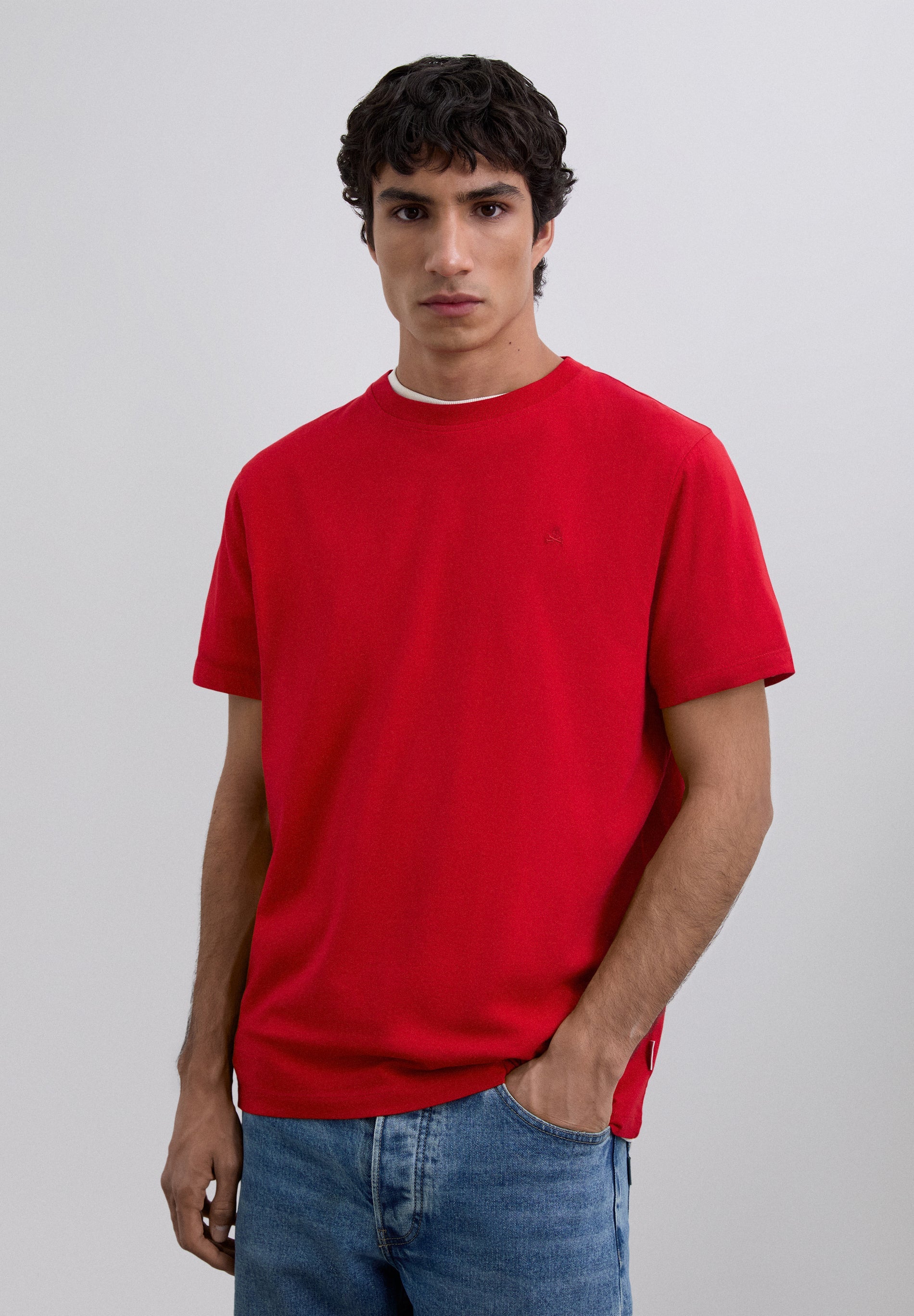 POLERA CALAVERA BORDADA