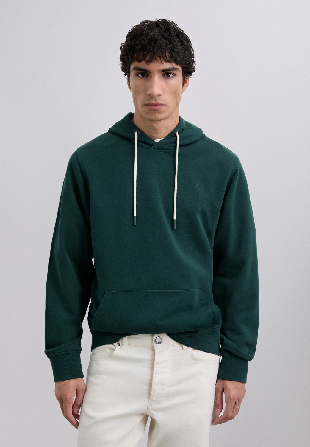 SUDADERA CAPUCHA BÁSICA BORDADA - Scalpers