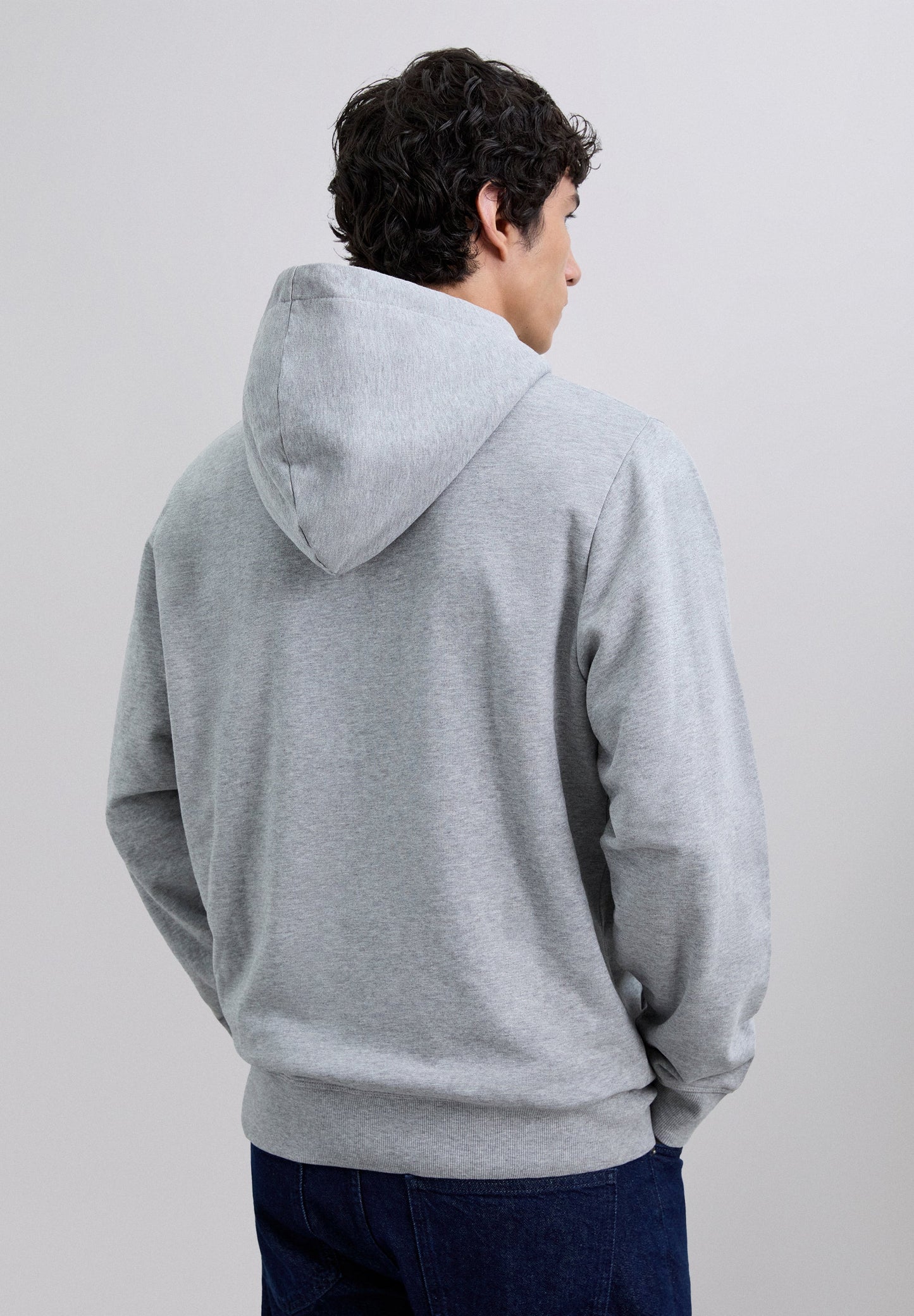 SUDADERA CAPUCHA BÁSICA BORDADA - Scalpers