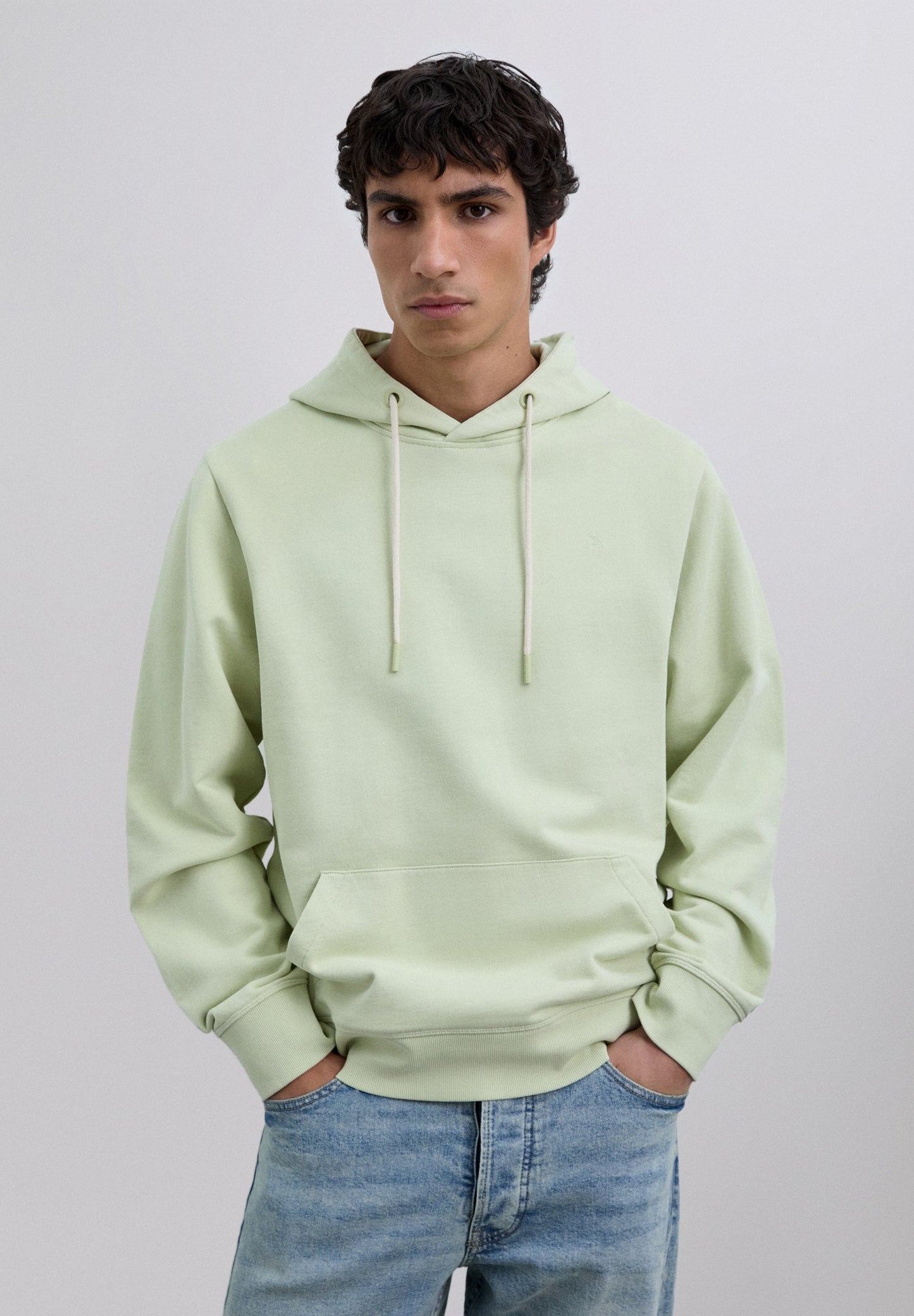 SUDADERA CAPUCHA BÁSICA BORDADA - Scalpers